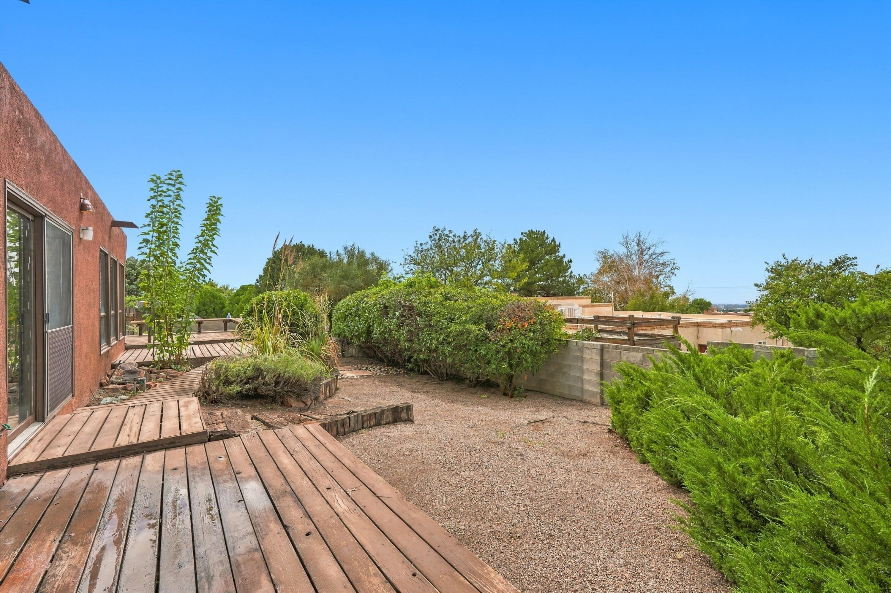 Photo 3 — 3901 Embudito Drive NE