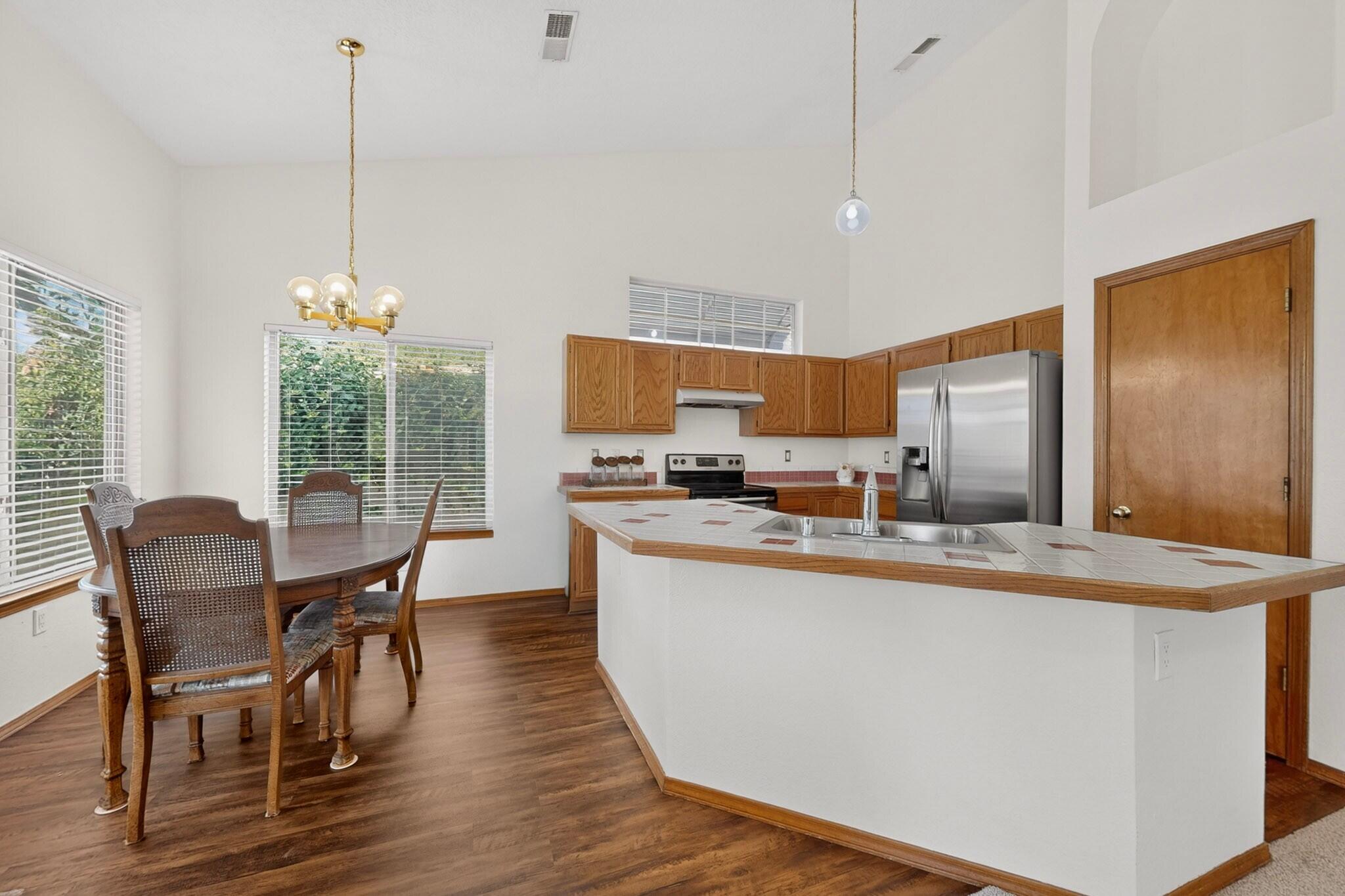 Photo 18 — 7204 Sol Poniente Road NW