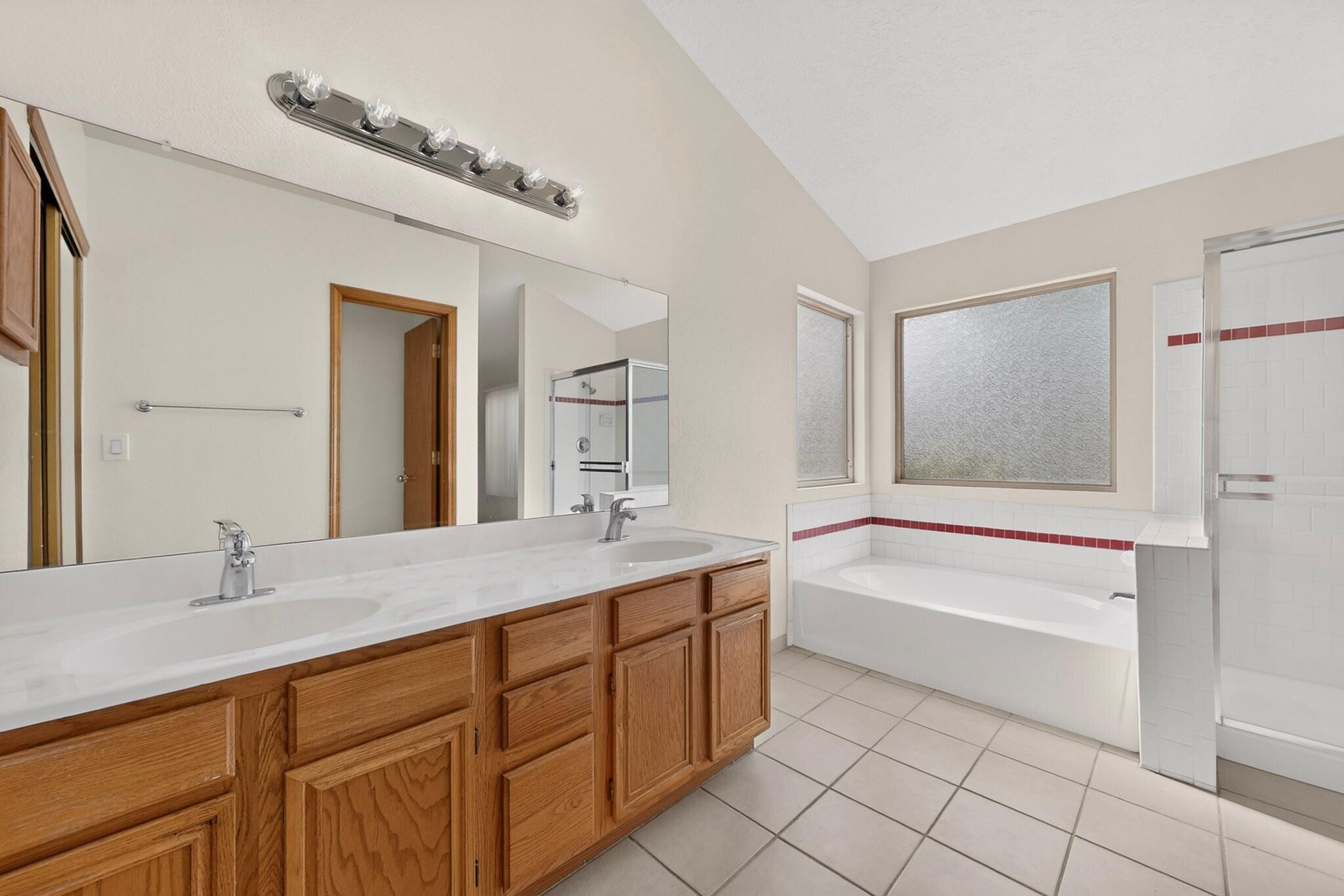 Photo 11 — 7204 Sol Poniente Road NW