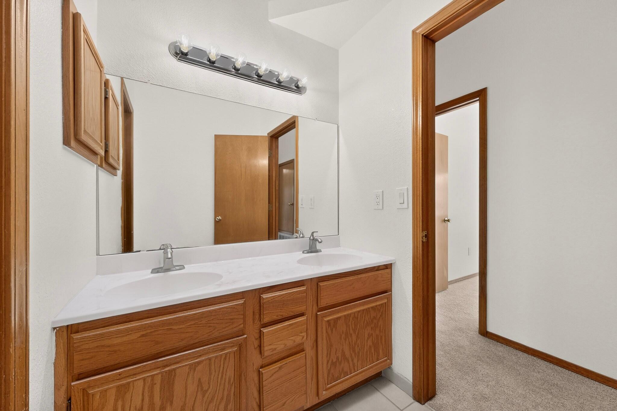 Photo 9 — 7204 Sol Poniente Road NW