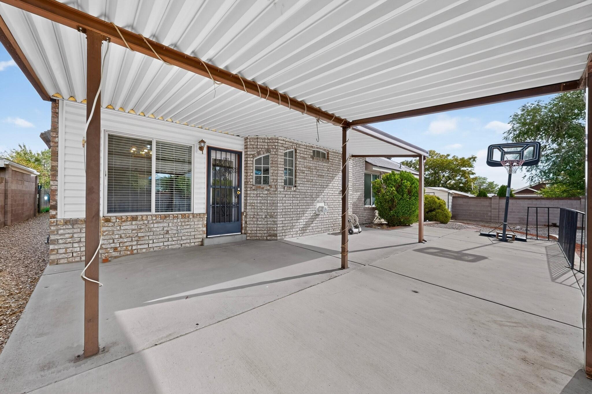 Photo 5 — 7204 Sol Poniente Road NW