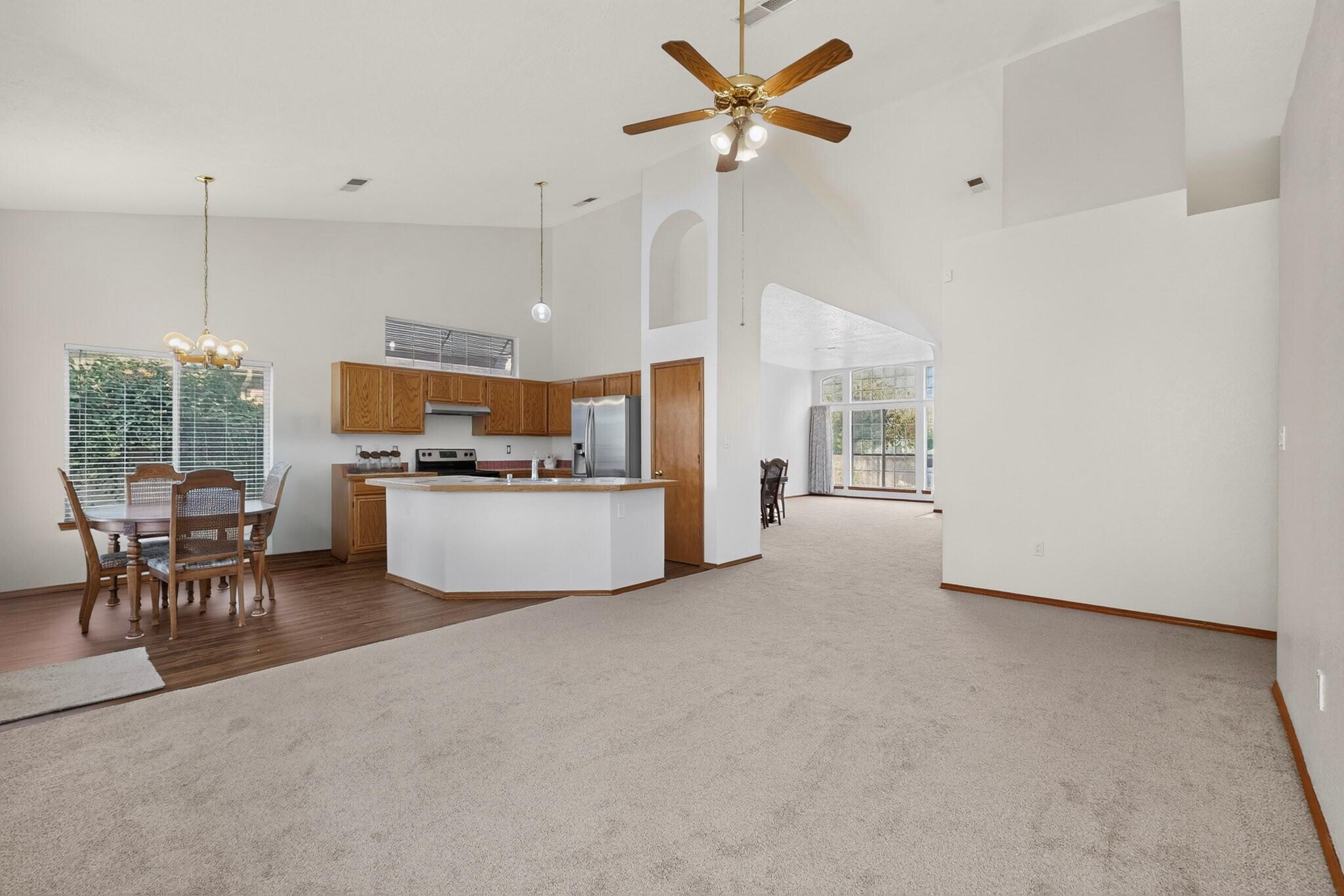 Photo 20 — 7204 Sol Poniente Road NW