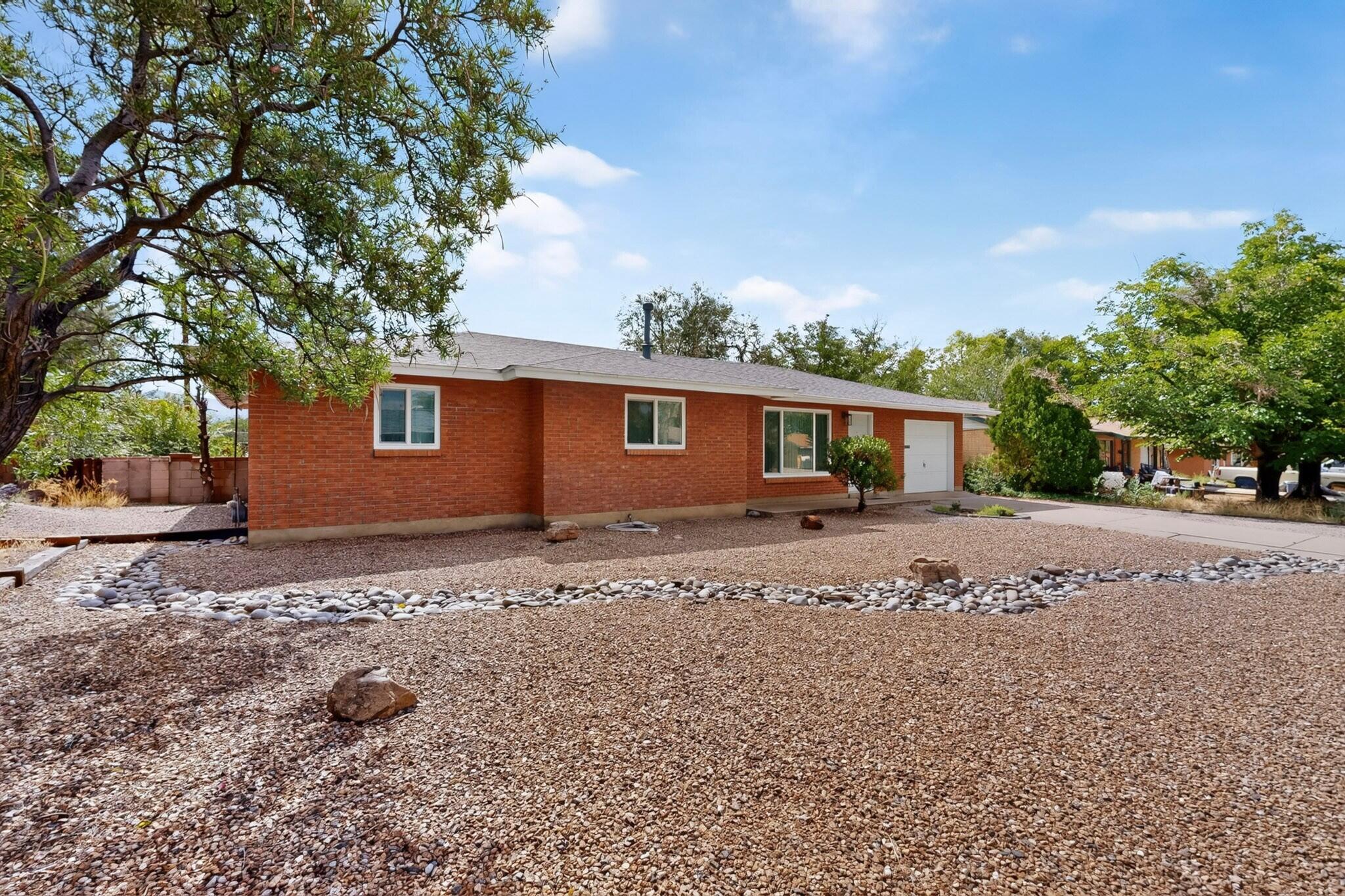 Photo 2 — 2420 Stevens Drive NE
