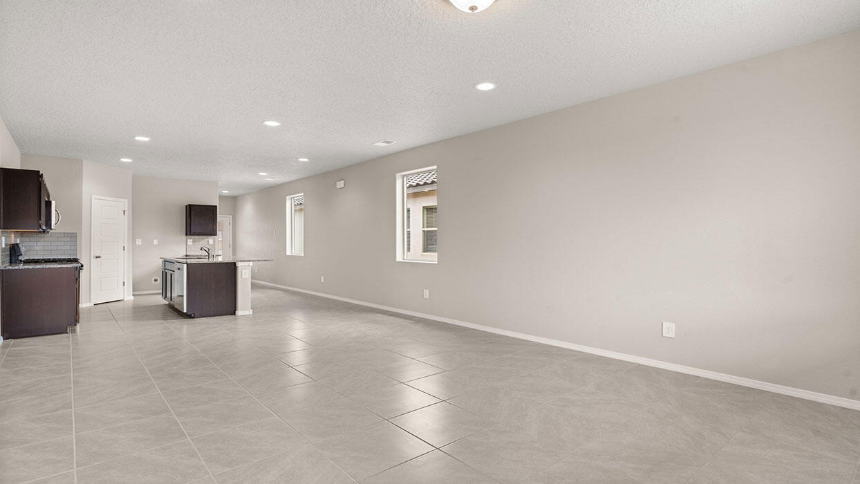 Photo 11 — 3393 Dijamant Loop SE