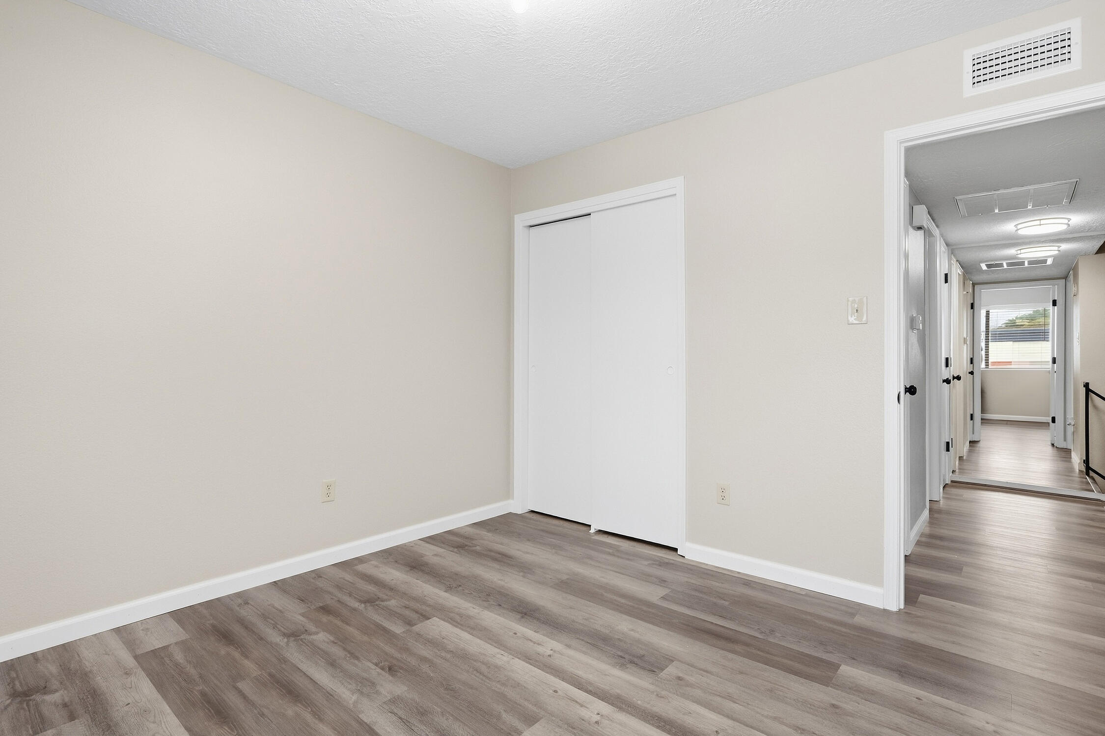 Photo 7 — 8333 Comanche Road NE 2B