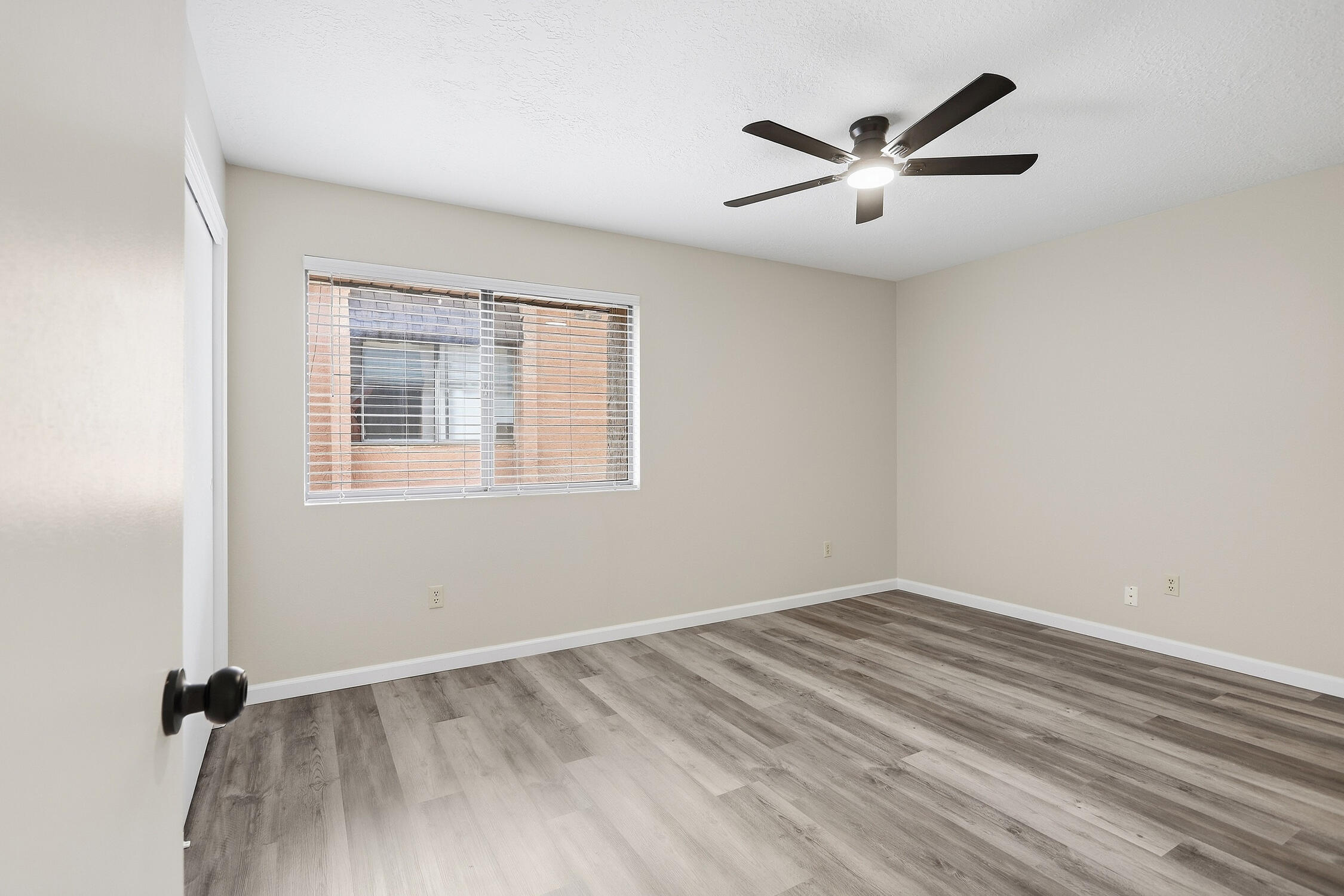 Photo 9 — 8333 Comanche Road NE 2B