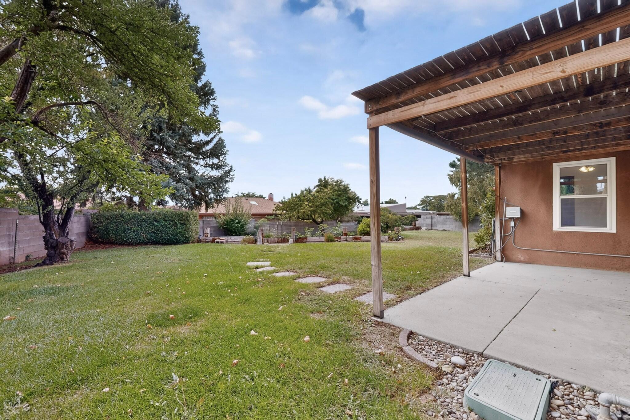 Photo 13 — 12208 Lexington Avenue NE