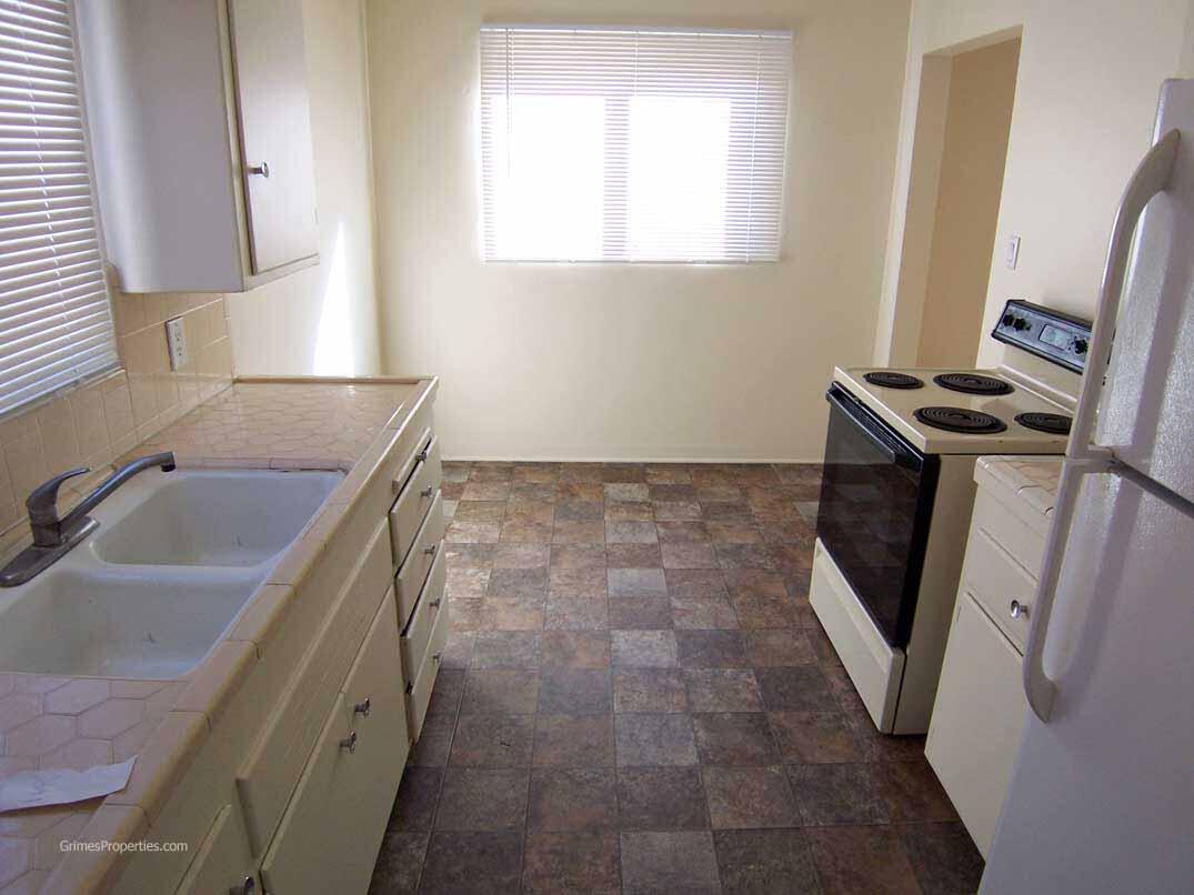 Photo 7 — 620 San Pedro Drive SE