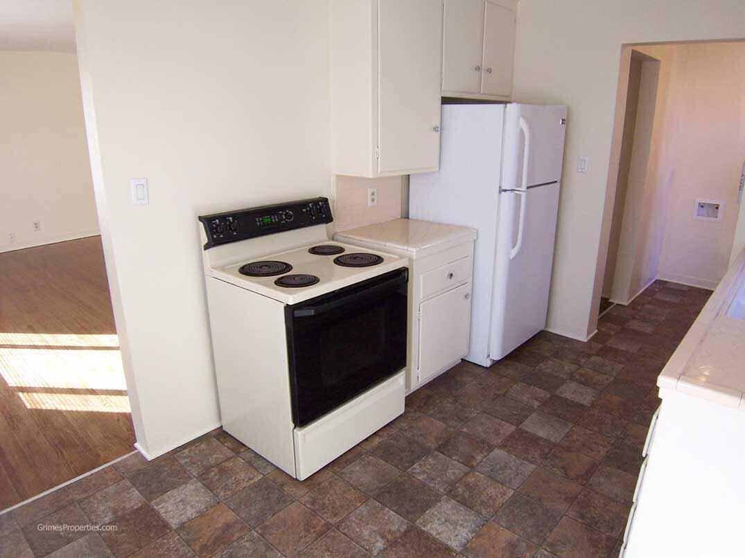 Photo 5 — 620 San Pedro Drive SE
