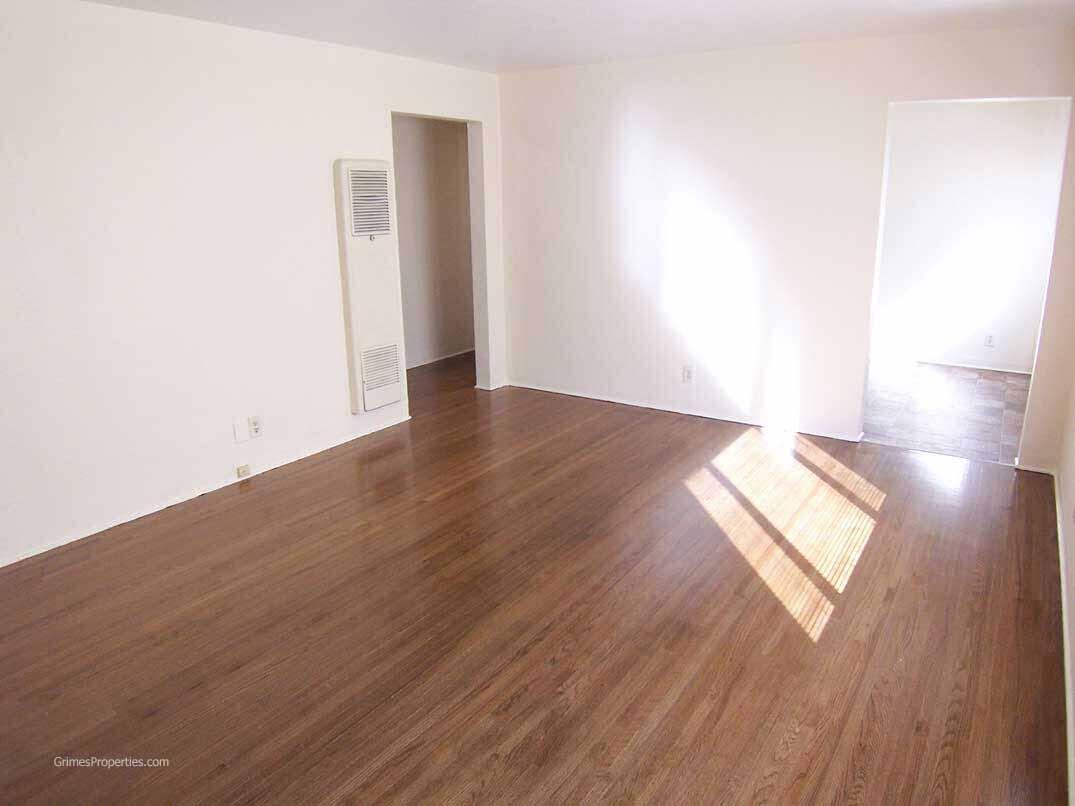 Photo 2 — 620 San Pedro Drive SE