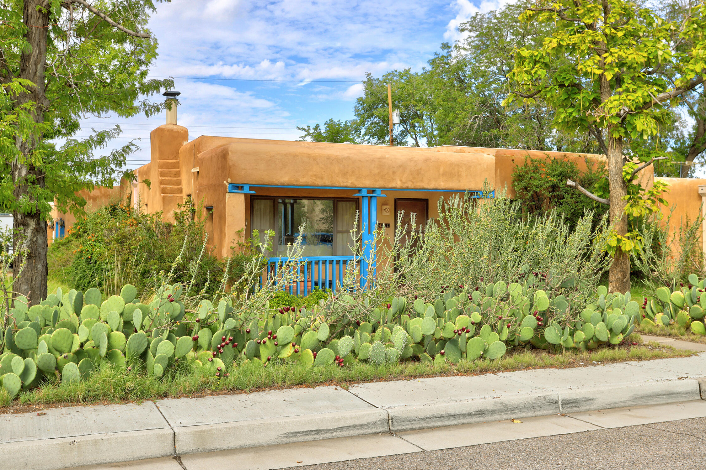 401 Fontana Place NE, Albuquerque, NM 87108