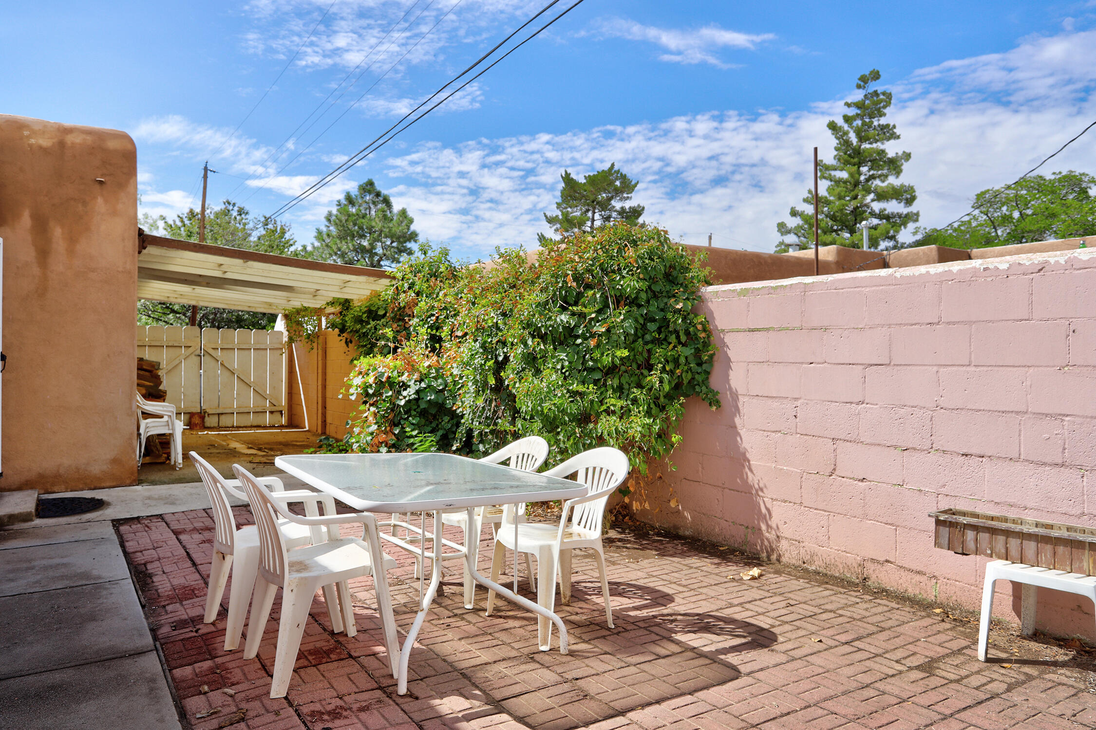 Photo 6 — 401 Fontana Place NE