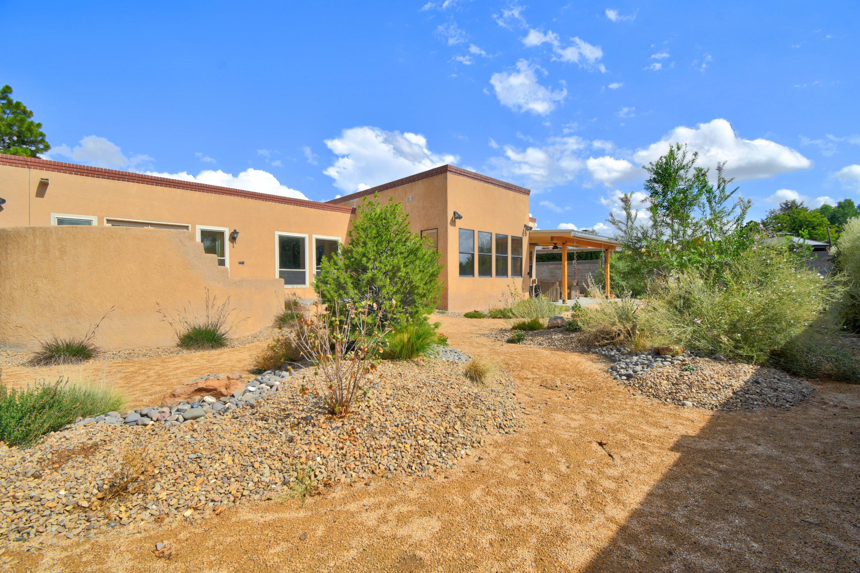 Photo 11 — 5613 Cometa Court NE