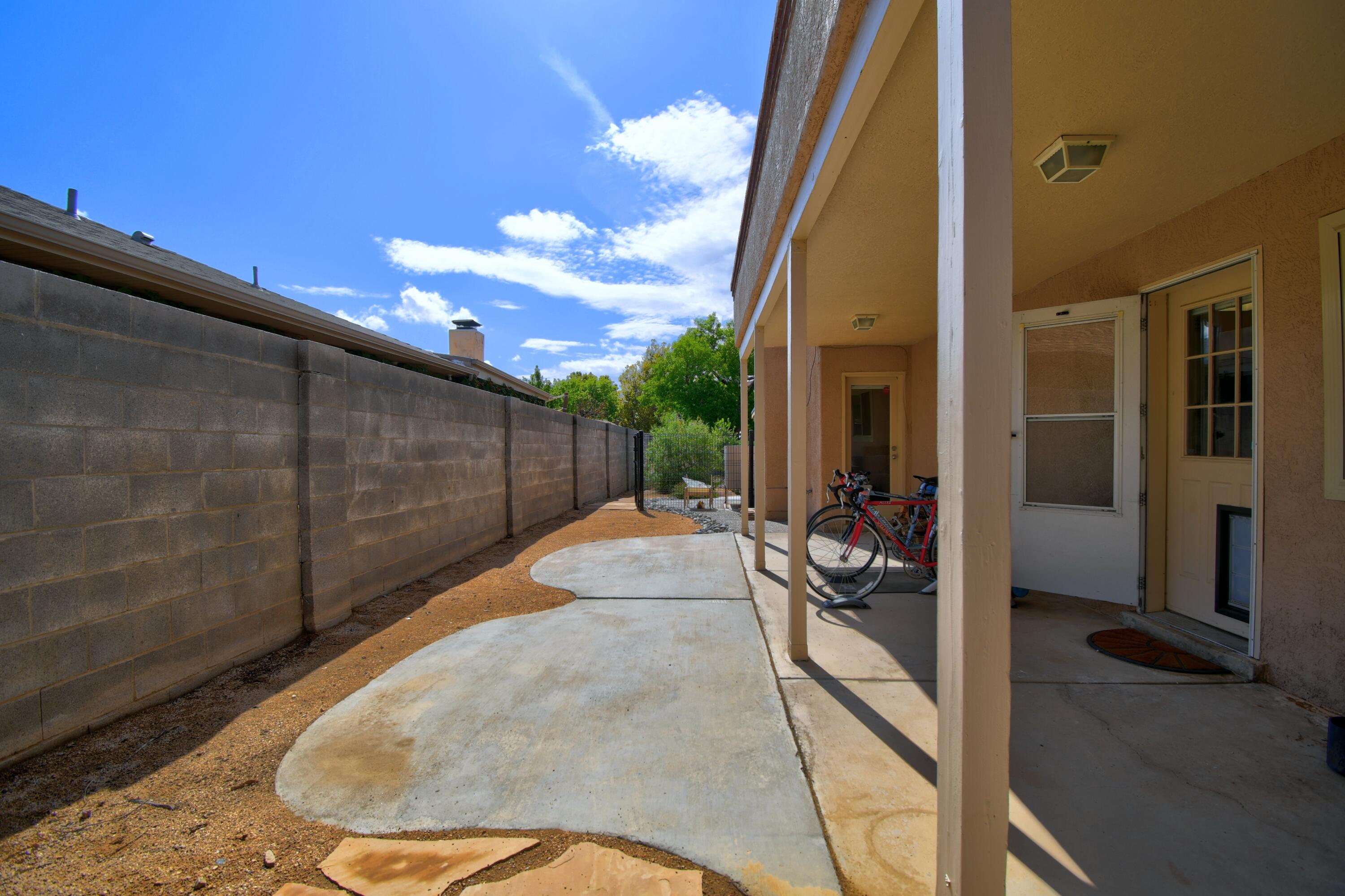 Photo 8 — 5613 Cometa Court NE