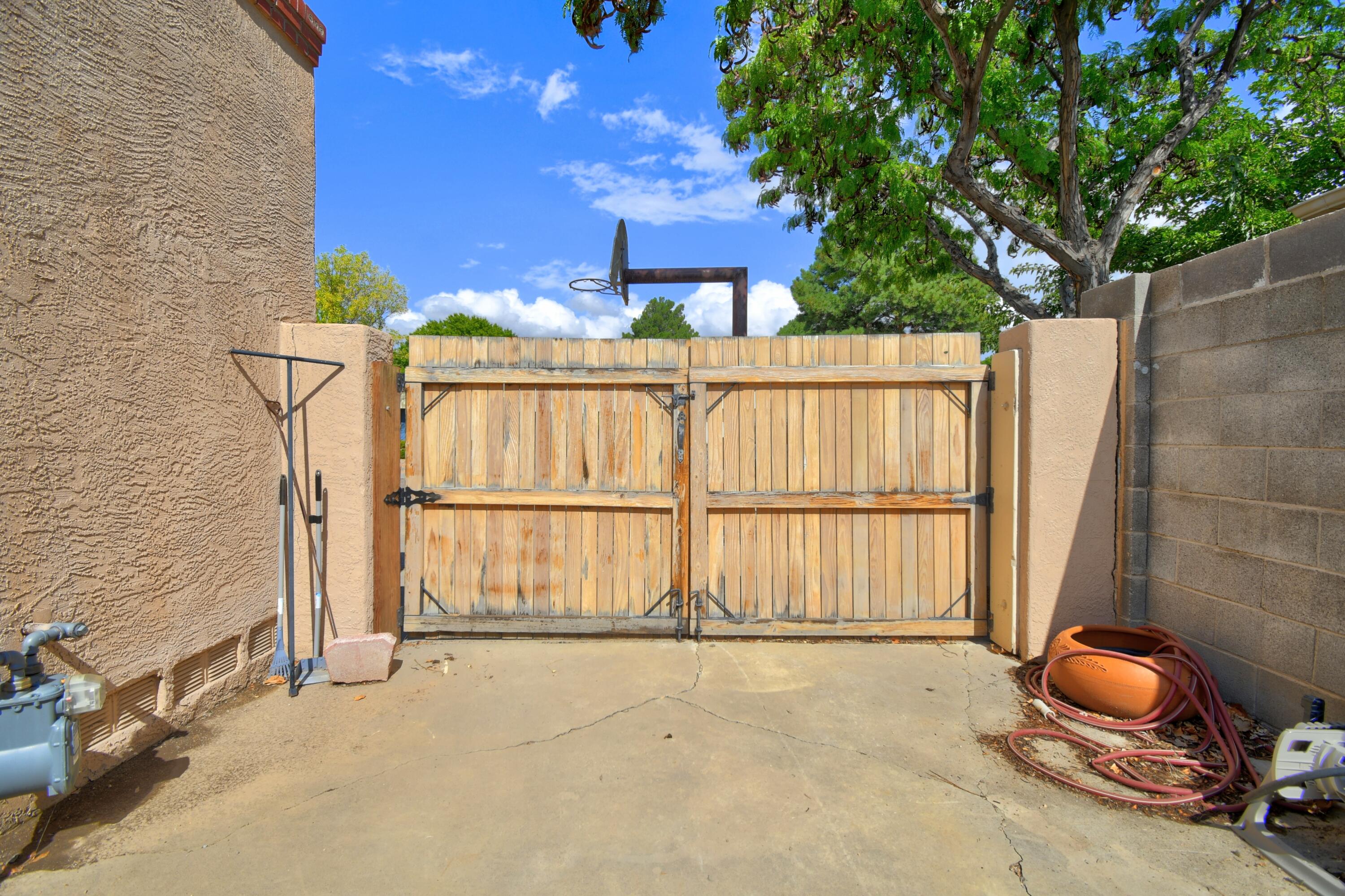 Photo 7 — 5613 Cometa Court NE