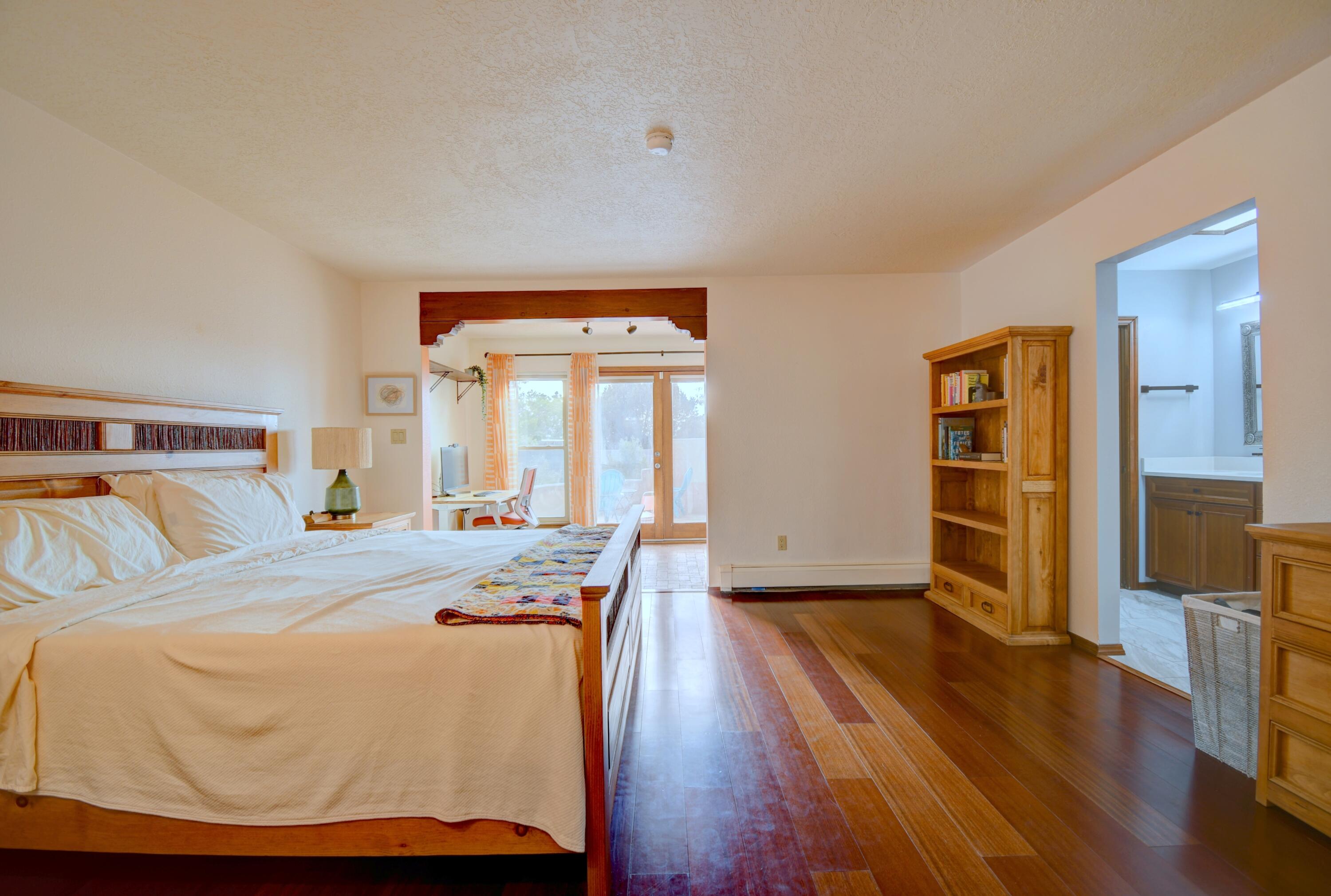 Photo 3 — 5613 Cometa Court NE