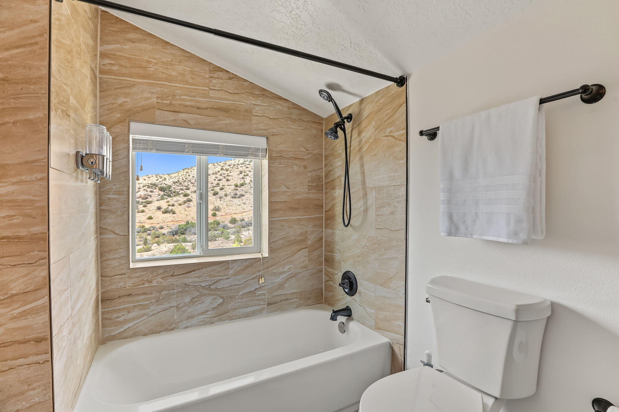 Photo 15 — 30 Tierra Monte Drive NE