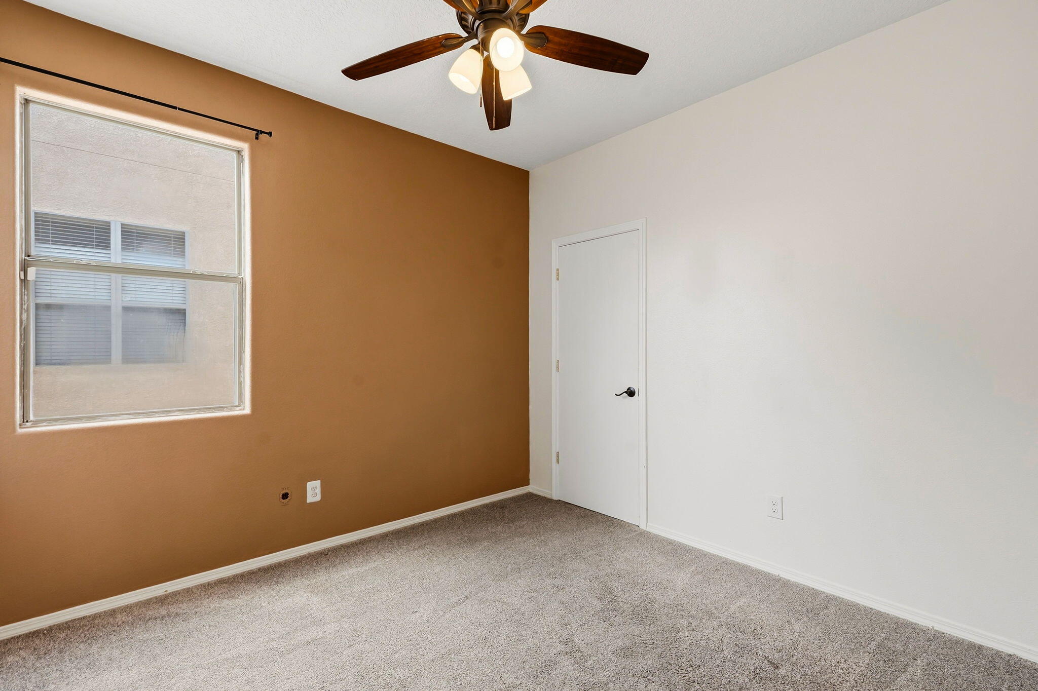 Photo 14 — 7428 Silverthorne Road NW