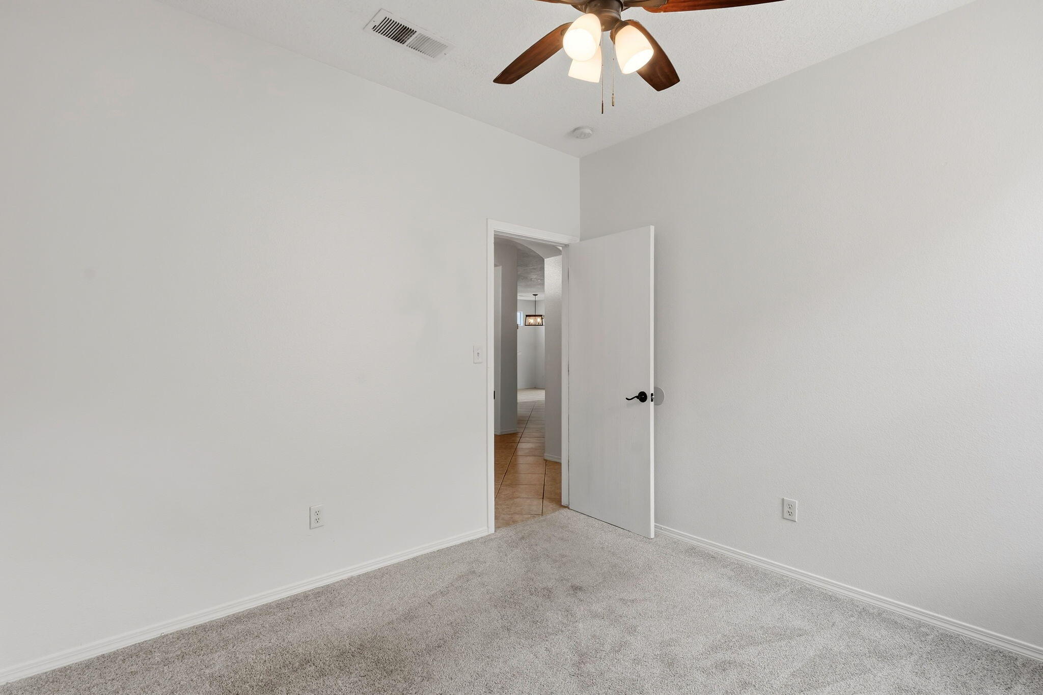 Photo 15 — 7428 Silverthorne Road NW