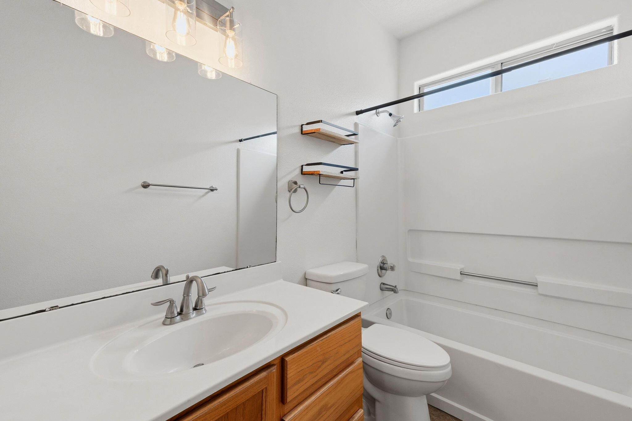 Photo 16 — 7428 Silverthorne Road NW