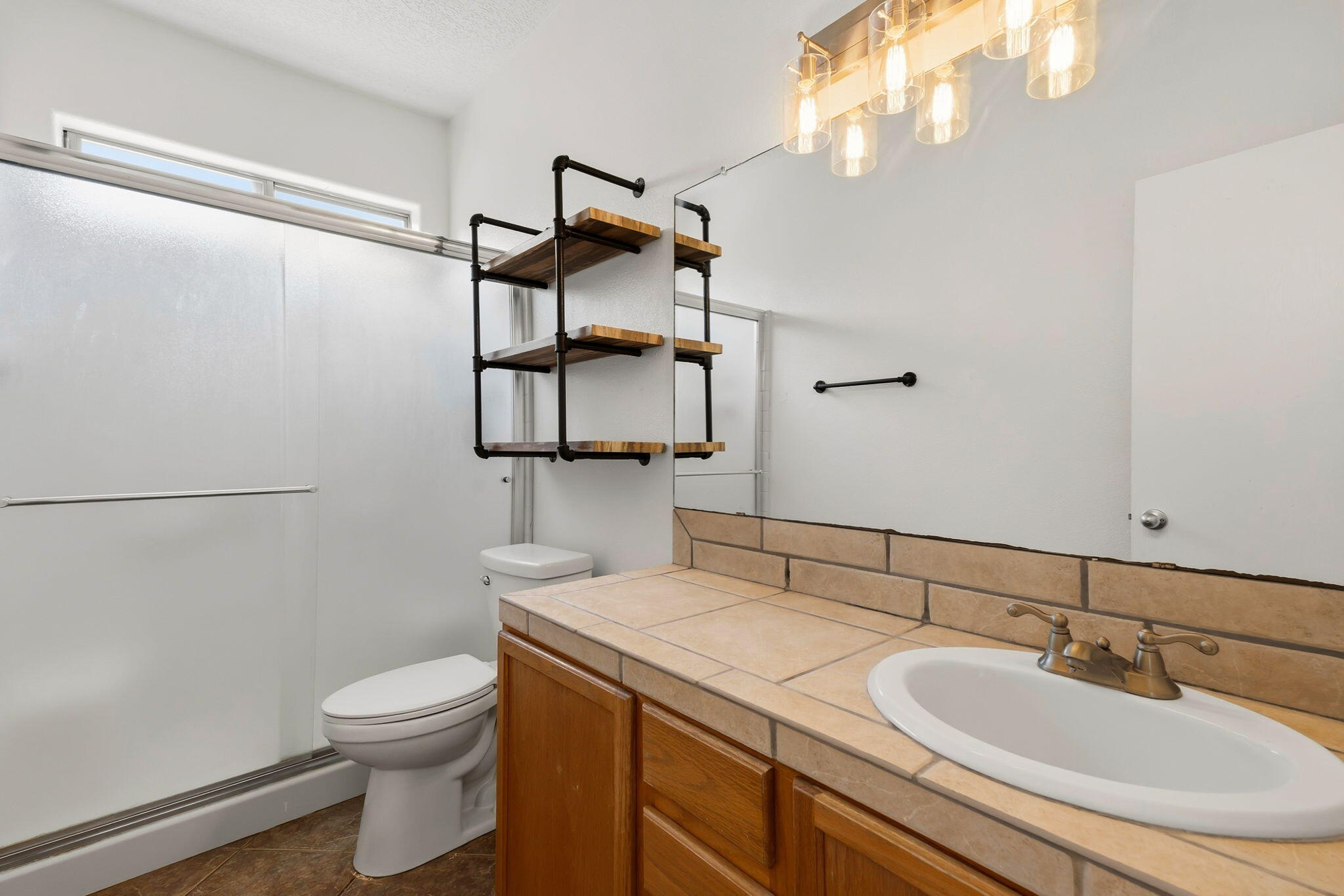 Photo 17 — 7428 Silverthorne Road NW