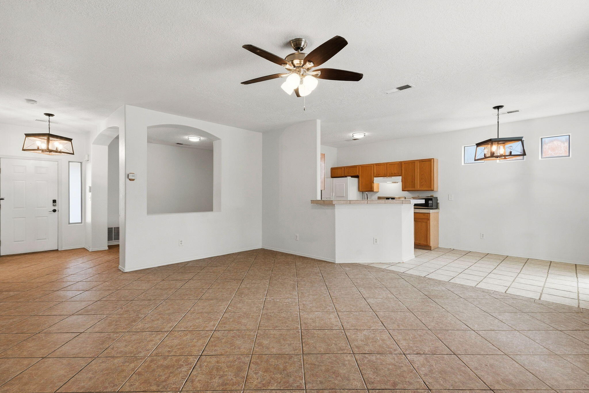 Photo 3 — 7428 Silverthorne Road NW
