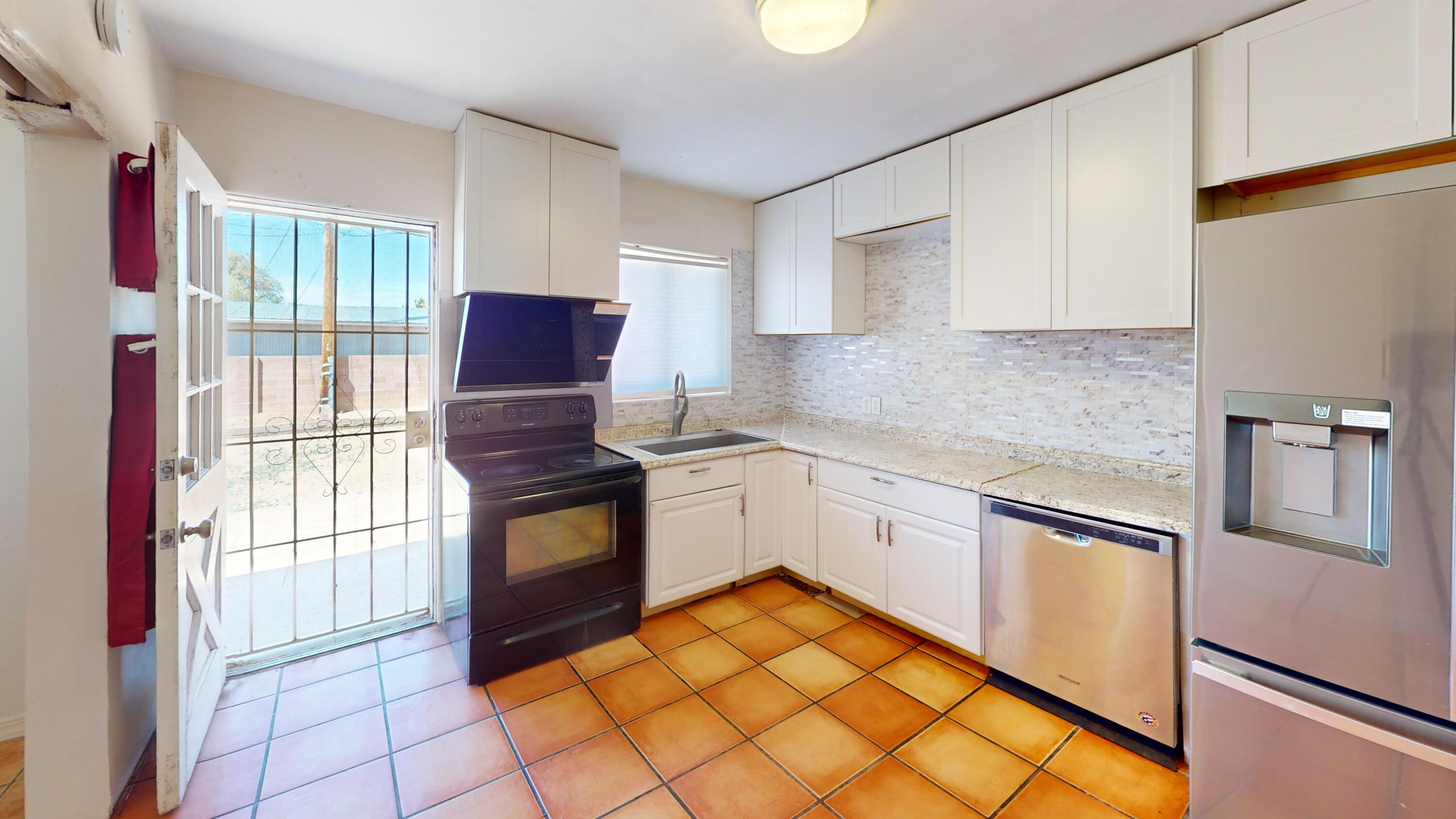 Photo 5 — 2607 General Bradley Street NE