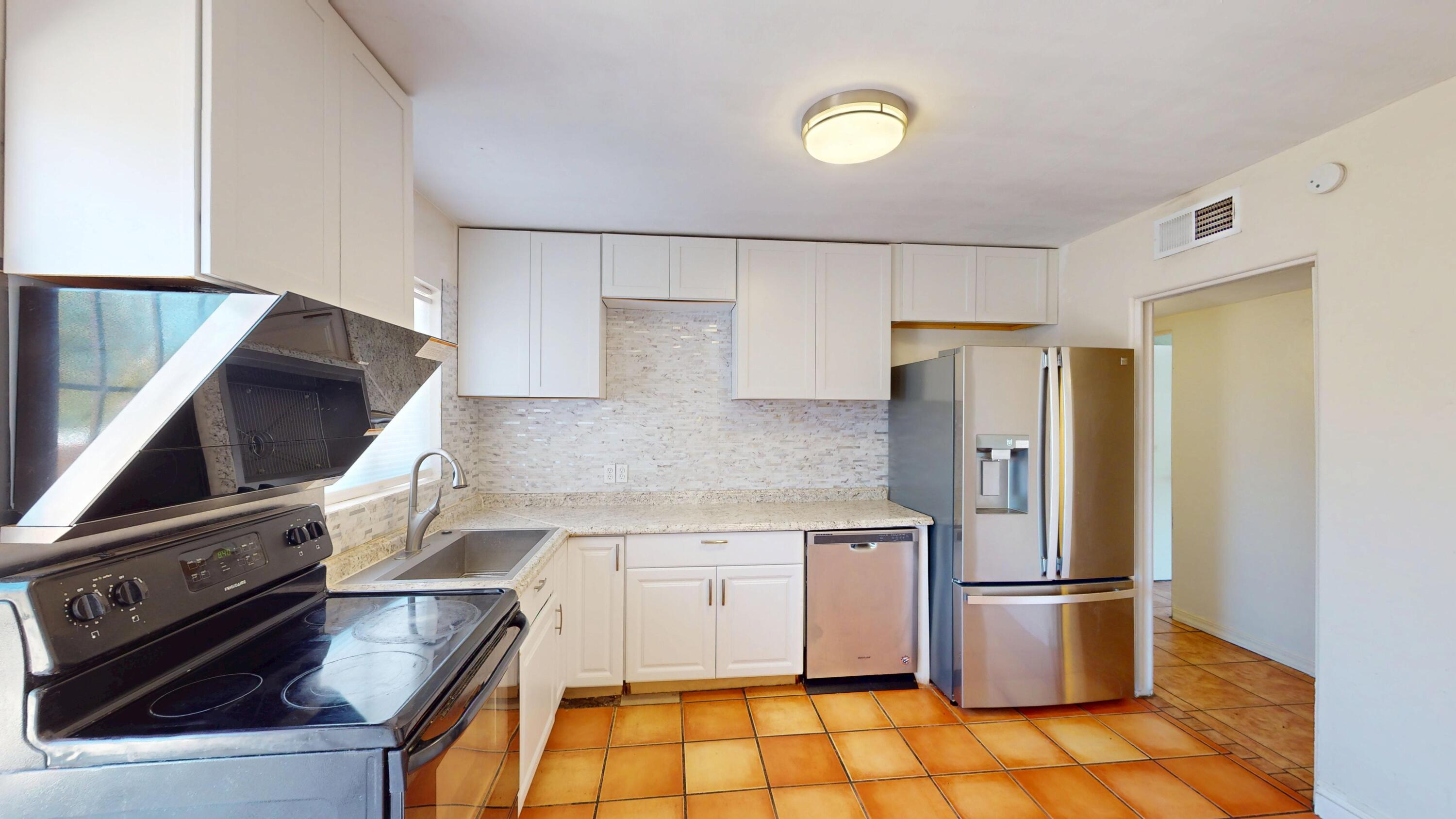 Photo 6 — 2607 General Bradley Street NE