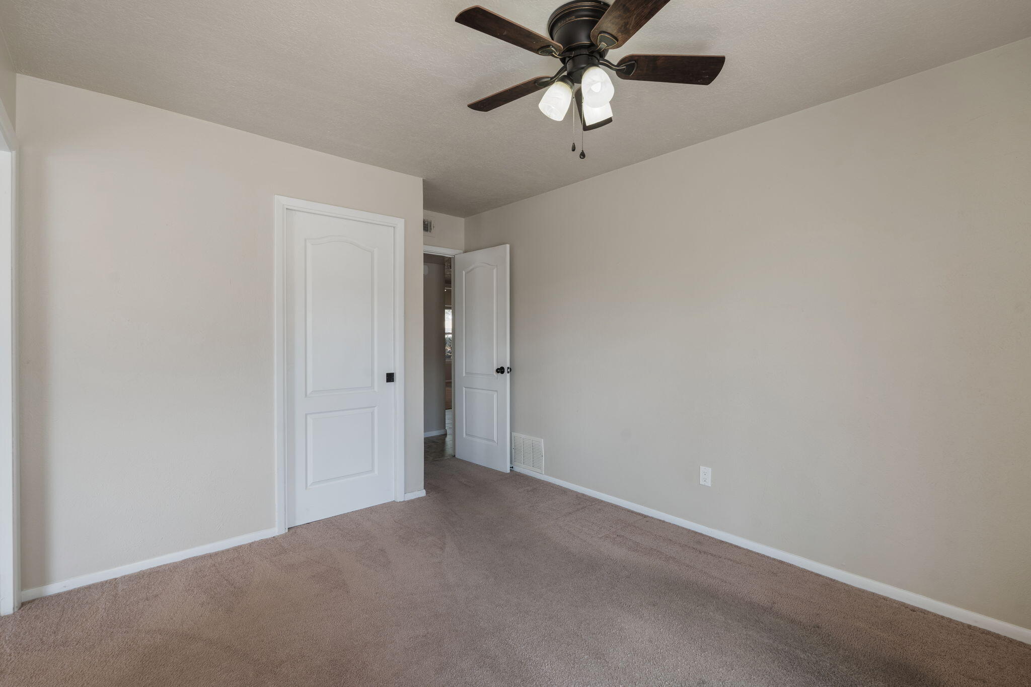 Photo 12 — 3825 Westerfeld Drive NE