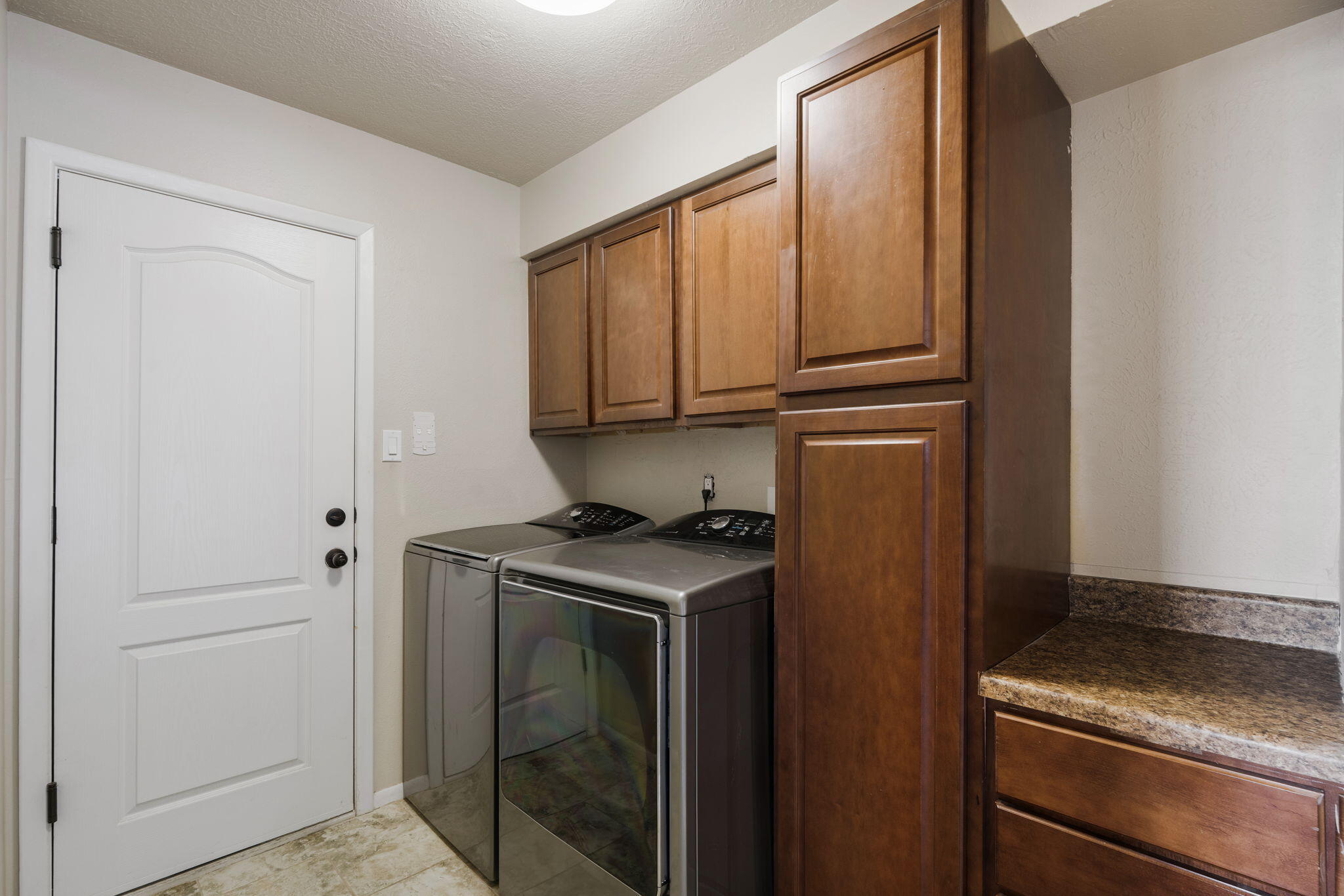 Photo 13 — 3825 Westerfeld Drive NE