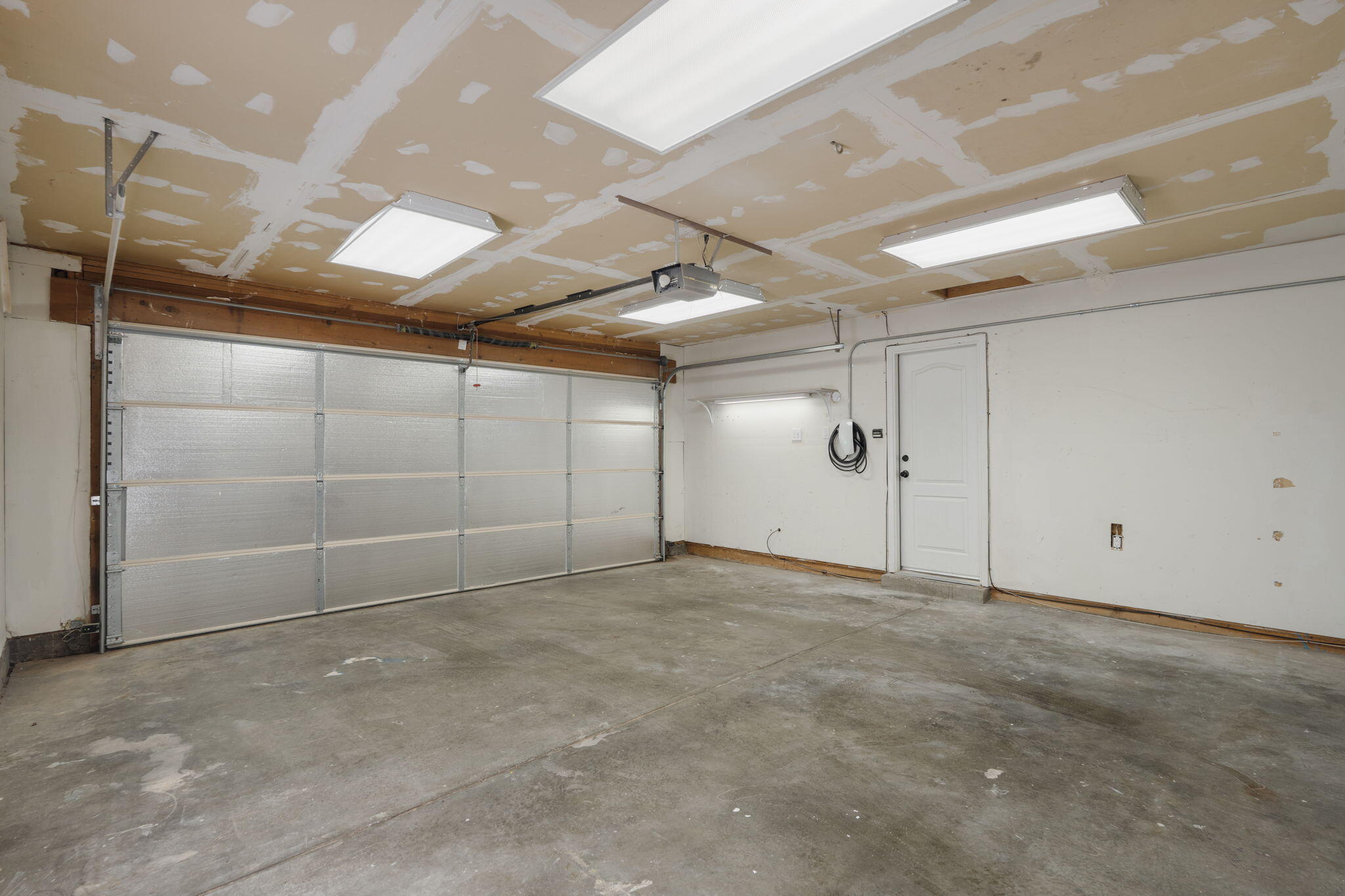 Photo 14 — 3825 Westerfeld Drive NE