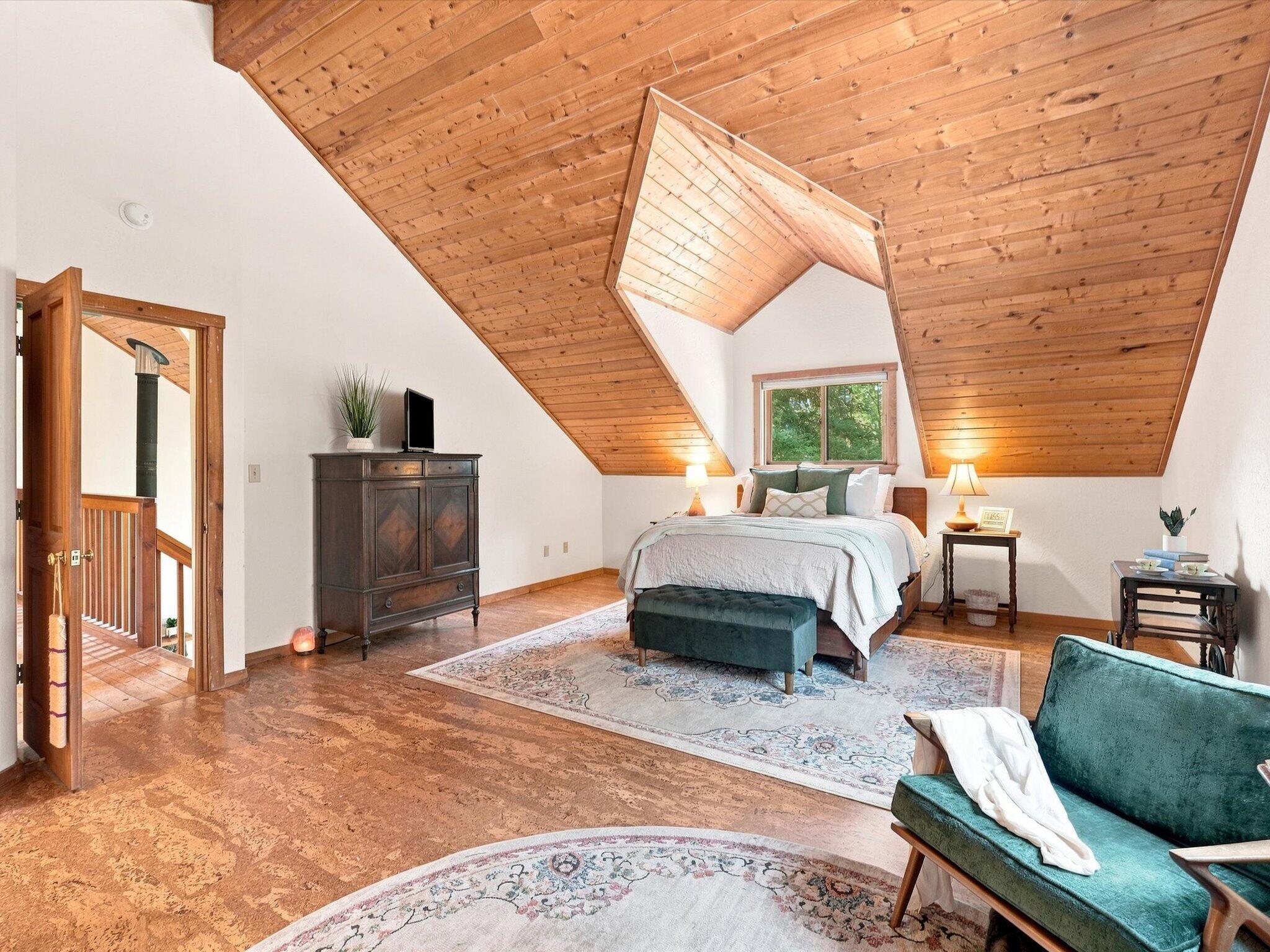 156 Valle Escondido Road, Taos, NM 87571