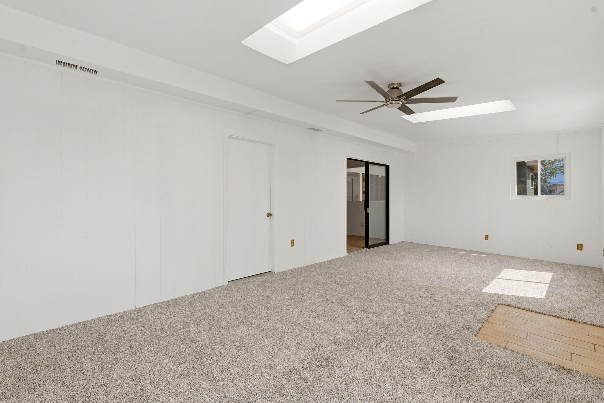 Photo 18 — 295 Quixote Drive SE