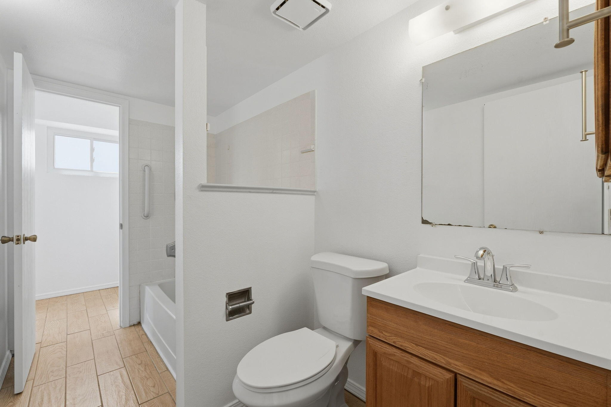 Photo 13 — 295 Quixote Drive SE
