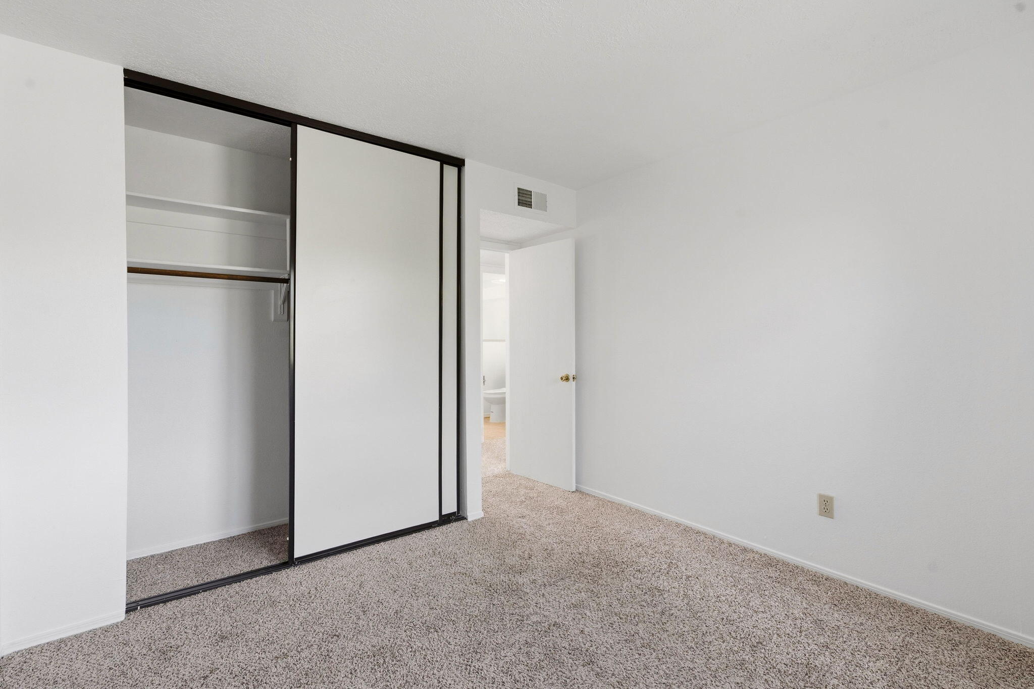 Photo 9 — 295 Quixote Drive SE