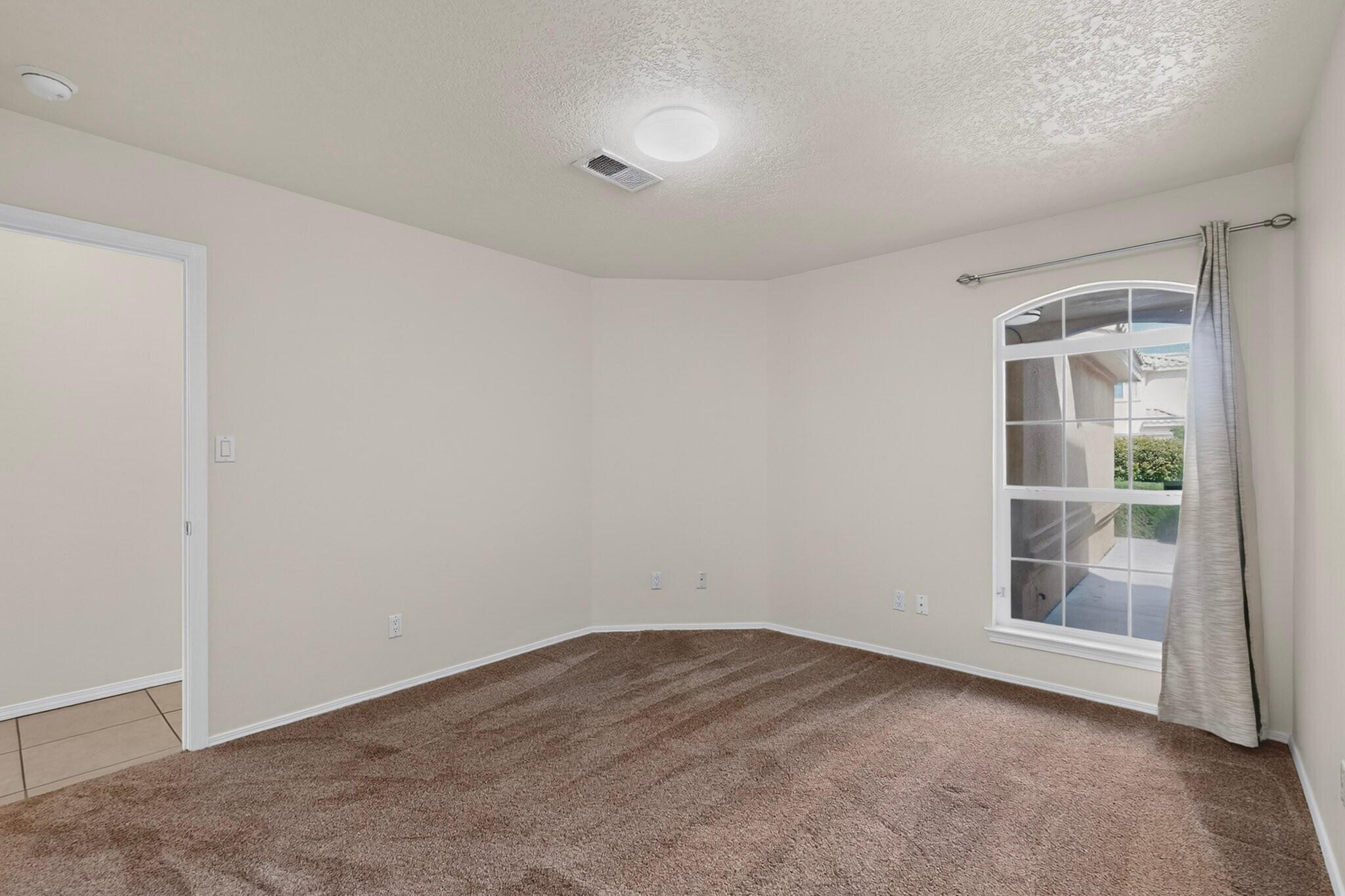 Photo 19 — 4909 Sereno Drive NE