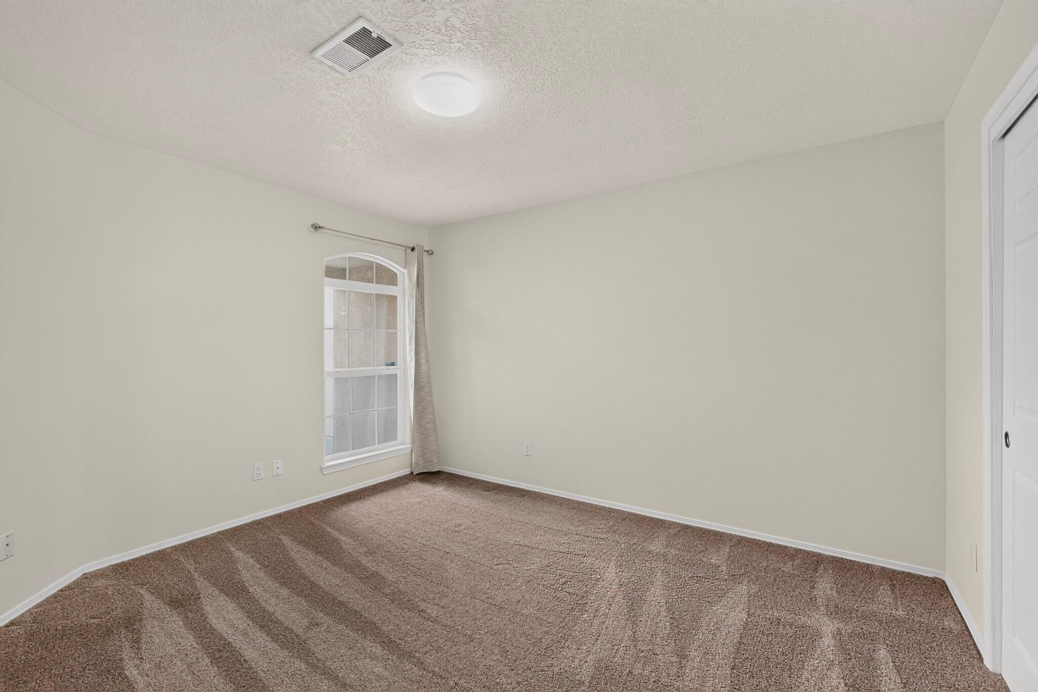 Photo 17 — 4909 Sereno Drive NE