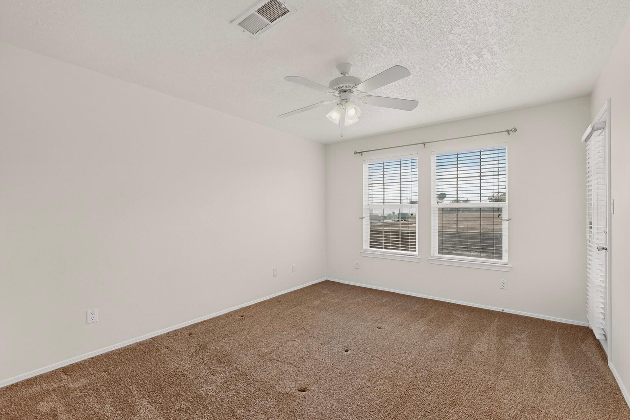 Photo 13 — 4909 Sereno Drive NE