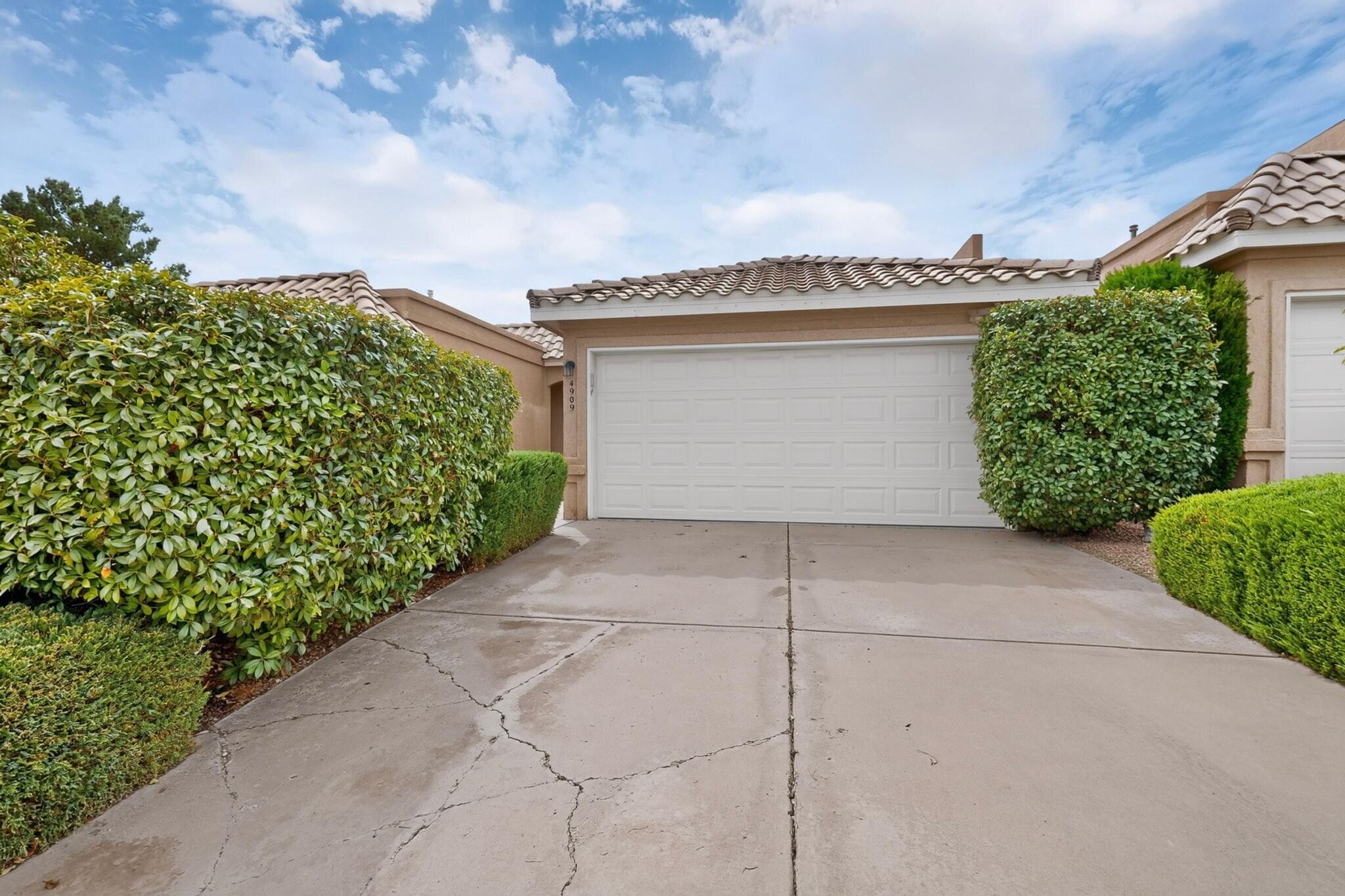 Photo 4 — 4909 Sereno Drive NE