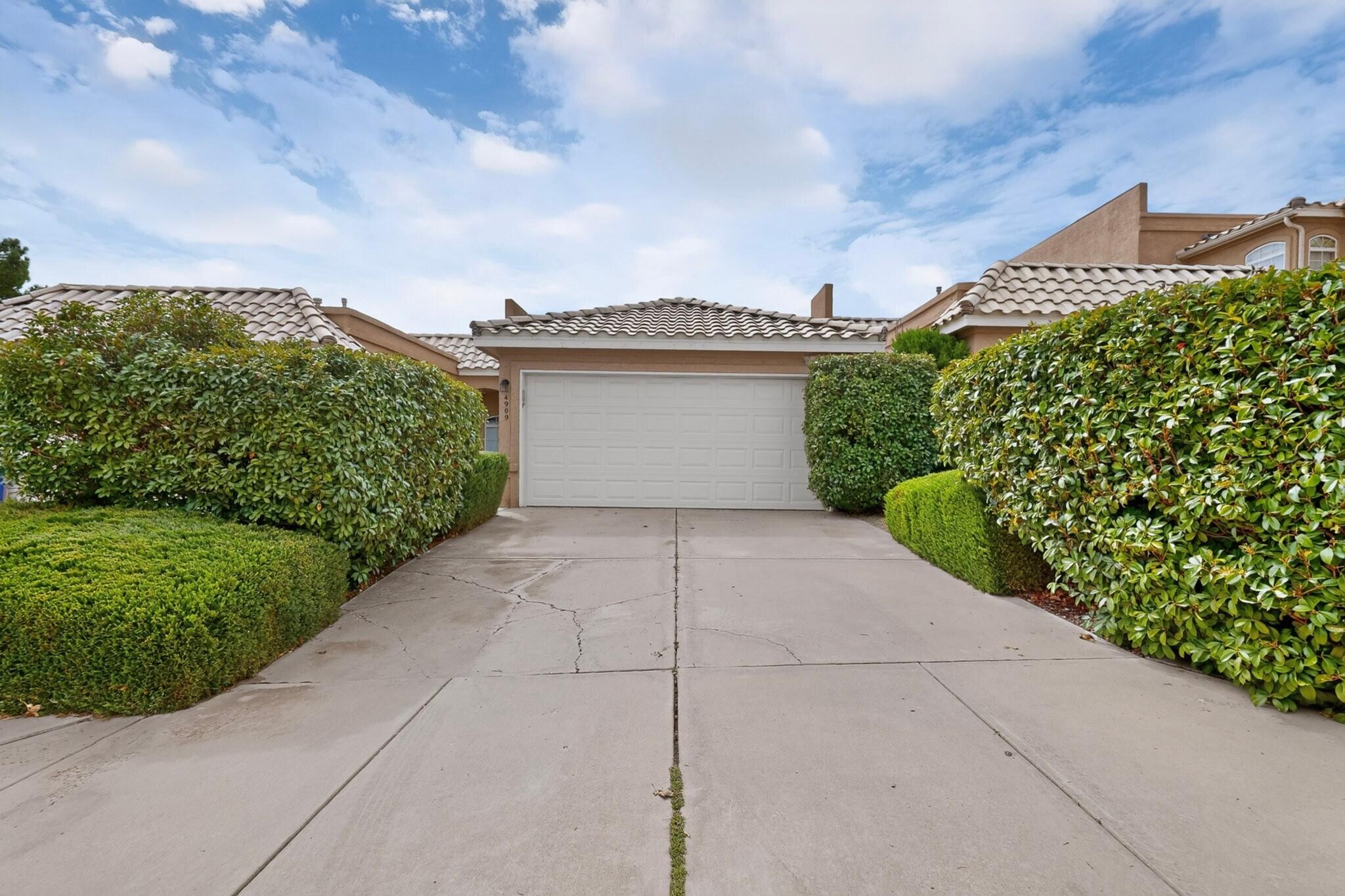 Photo 3 — 4909 Sereno Drive NE