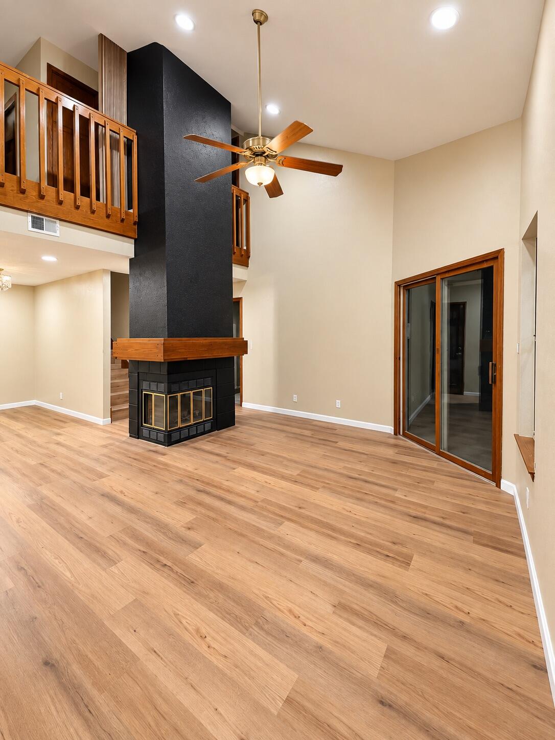 Photo 8 — 9421 Lancaster NE