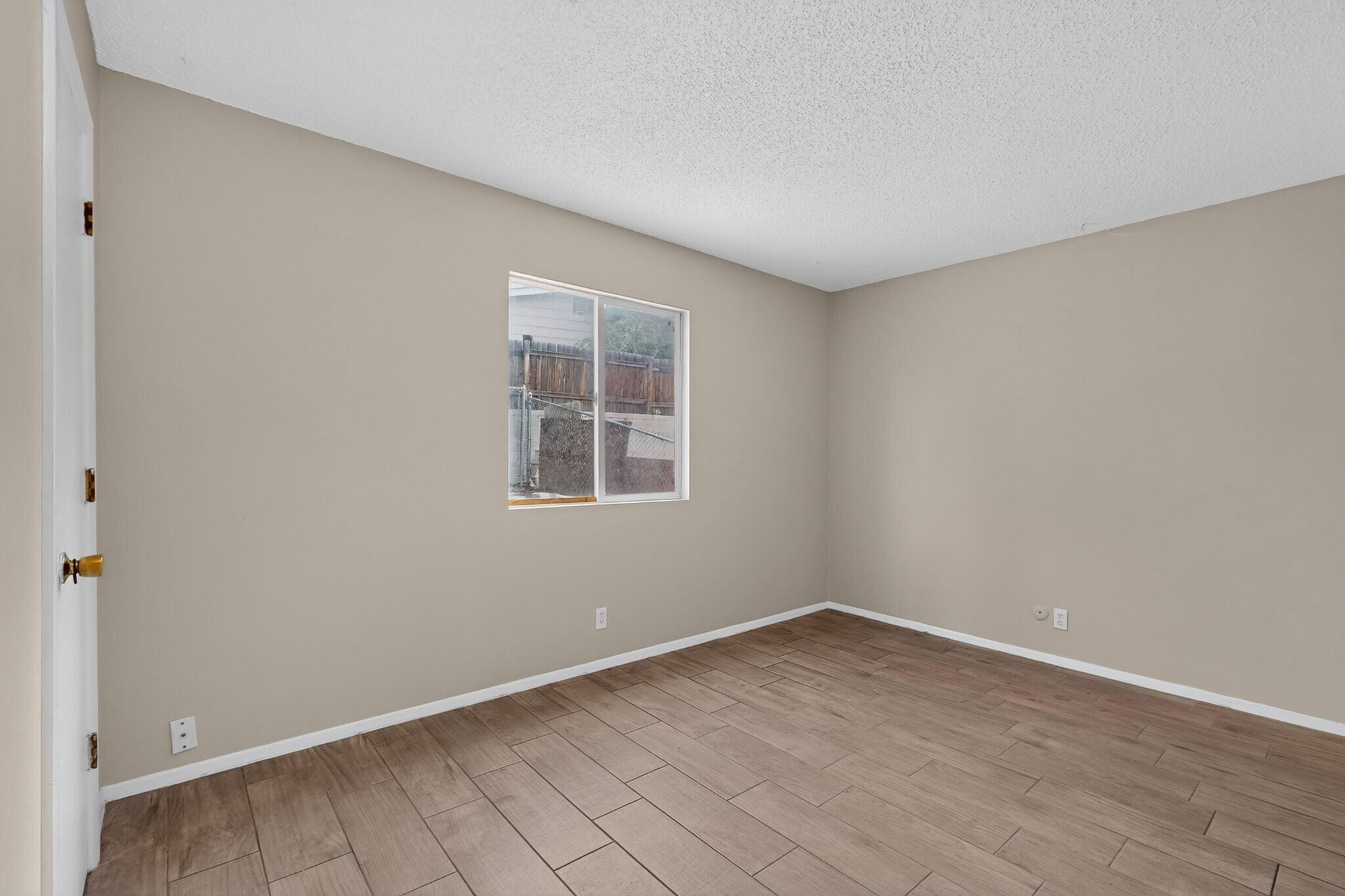 Photo 12 — 620 Turquoise Court NE