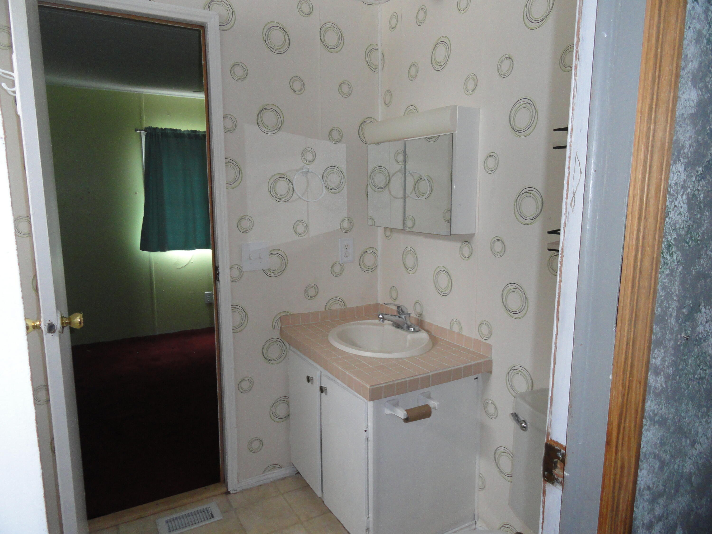 Photo 4 — 1742 Heaton Loop SE