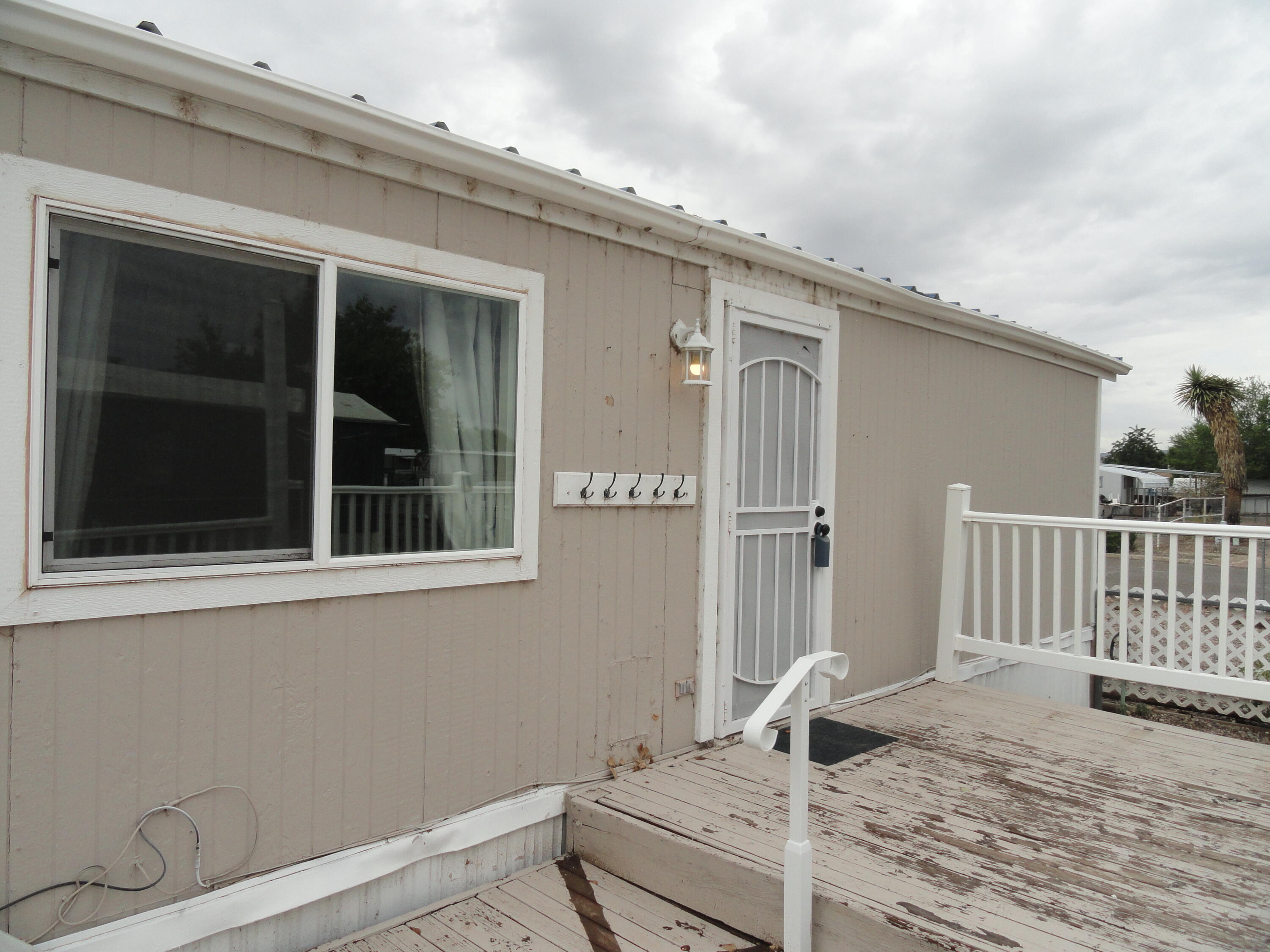 Photo 12 — 1742 Heaton Loop SE