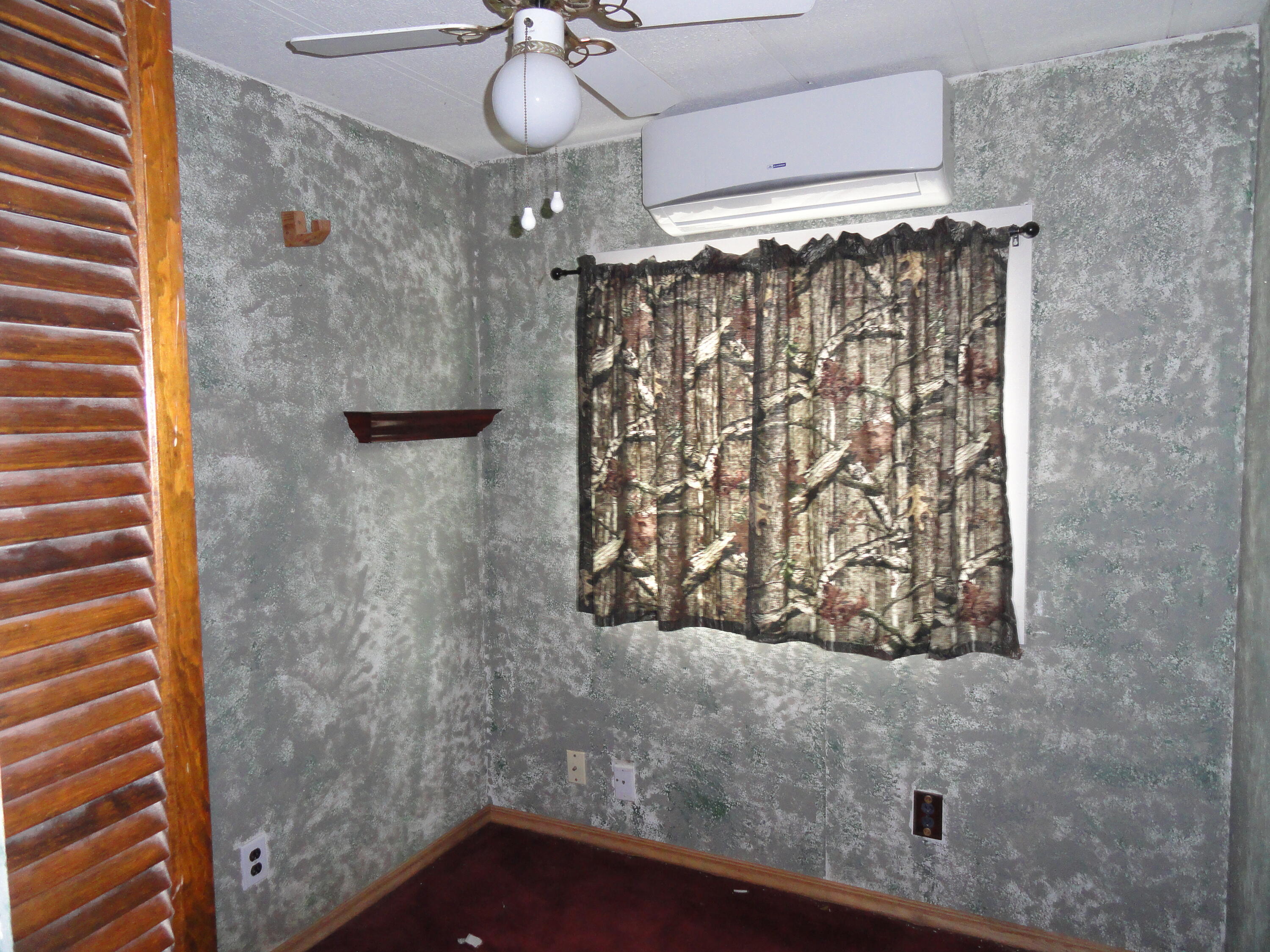 Photo 7 — 1742 Heaton Loop SE