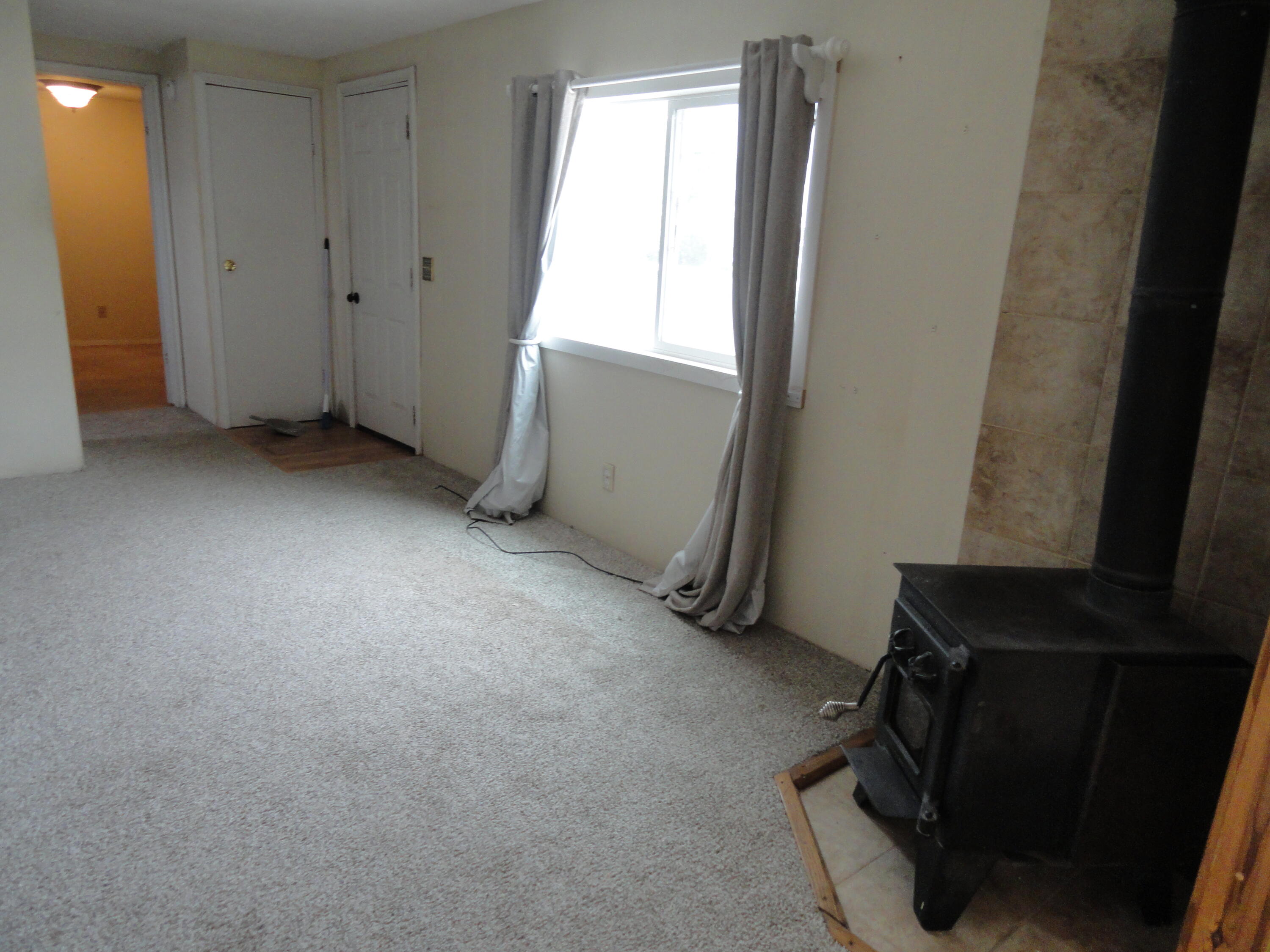 Photo 6 — 1742 Heaton Loop SE
