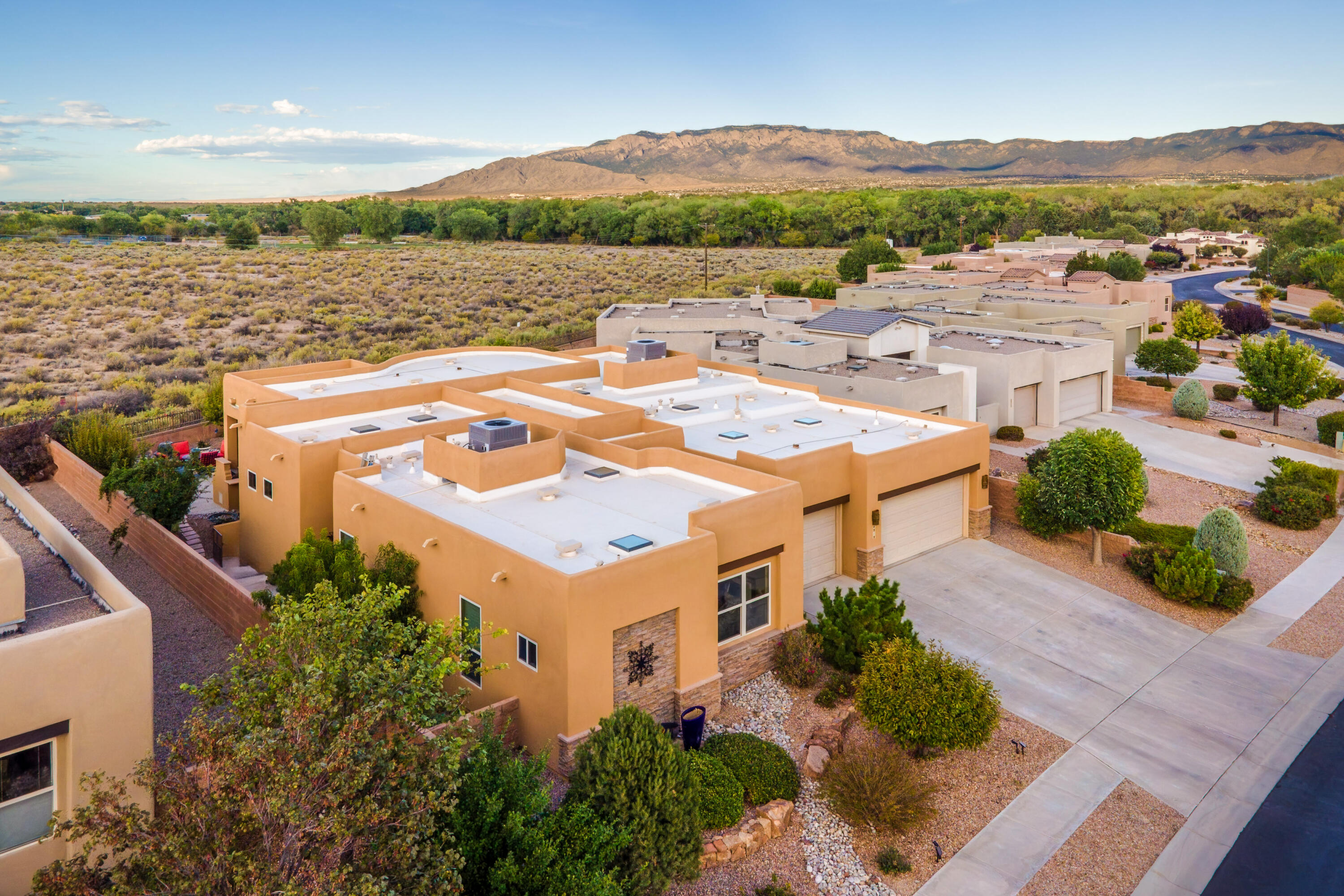 Photo 11 — 4919 Valle Rio Trail NW