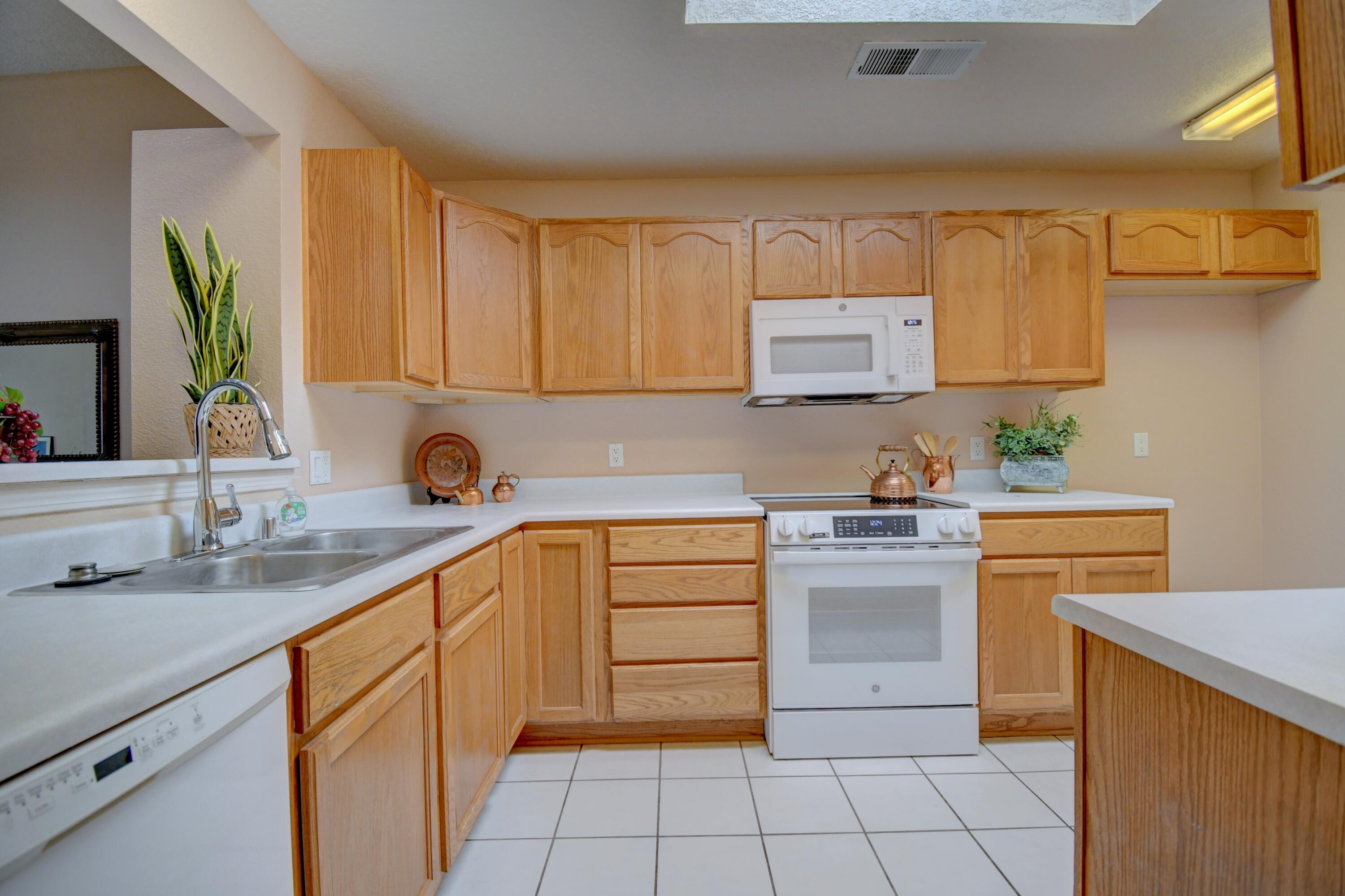 Photo 18 — 3431 Juan Tabo Boulevard NE