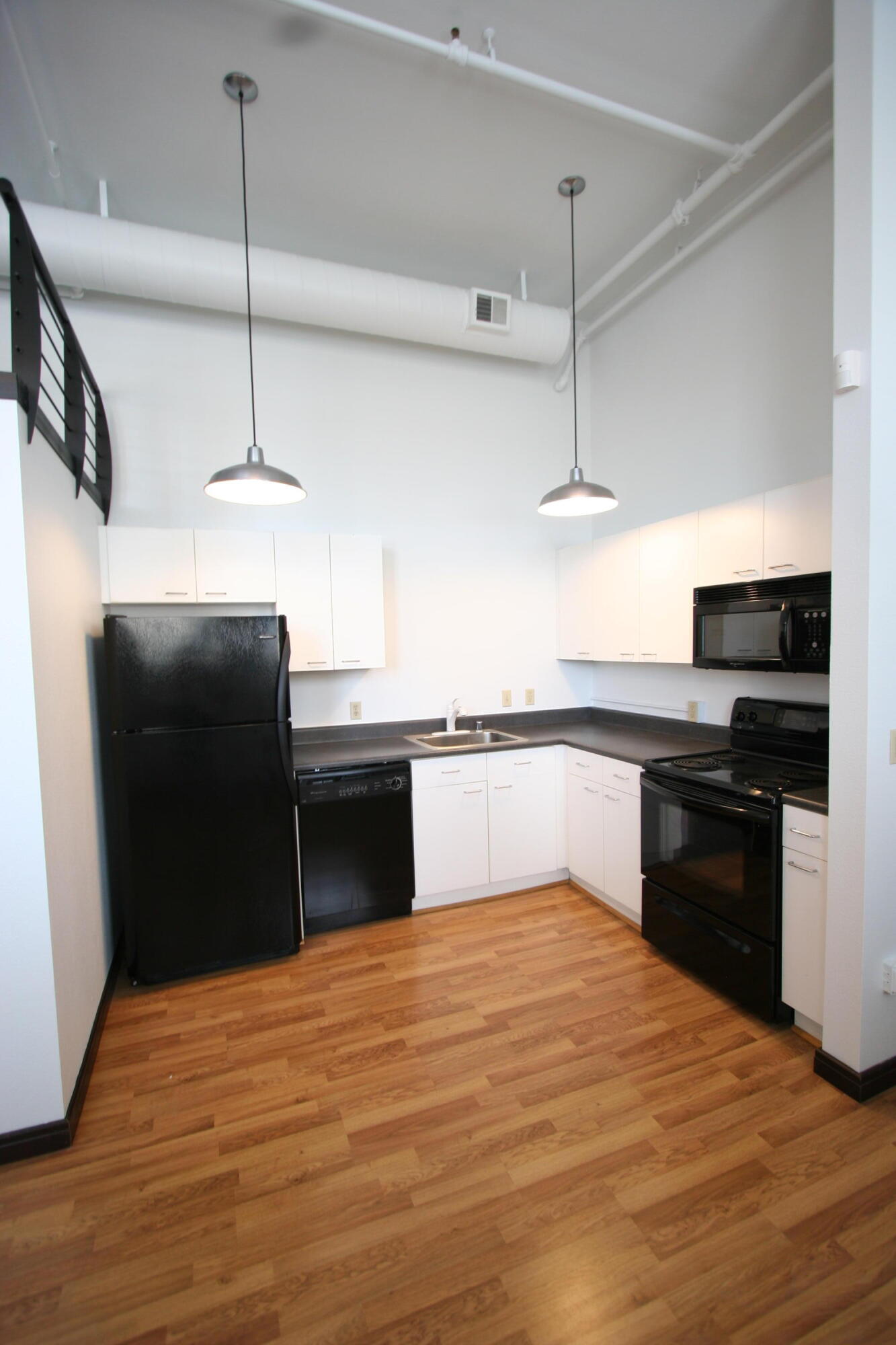 Photo 7 — 301 Central Avenue NE 117