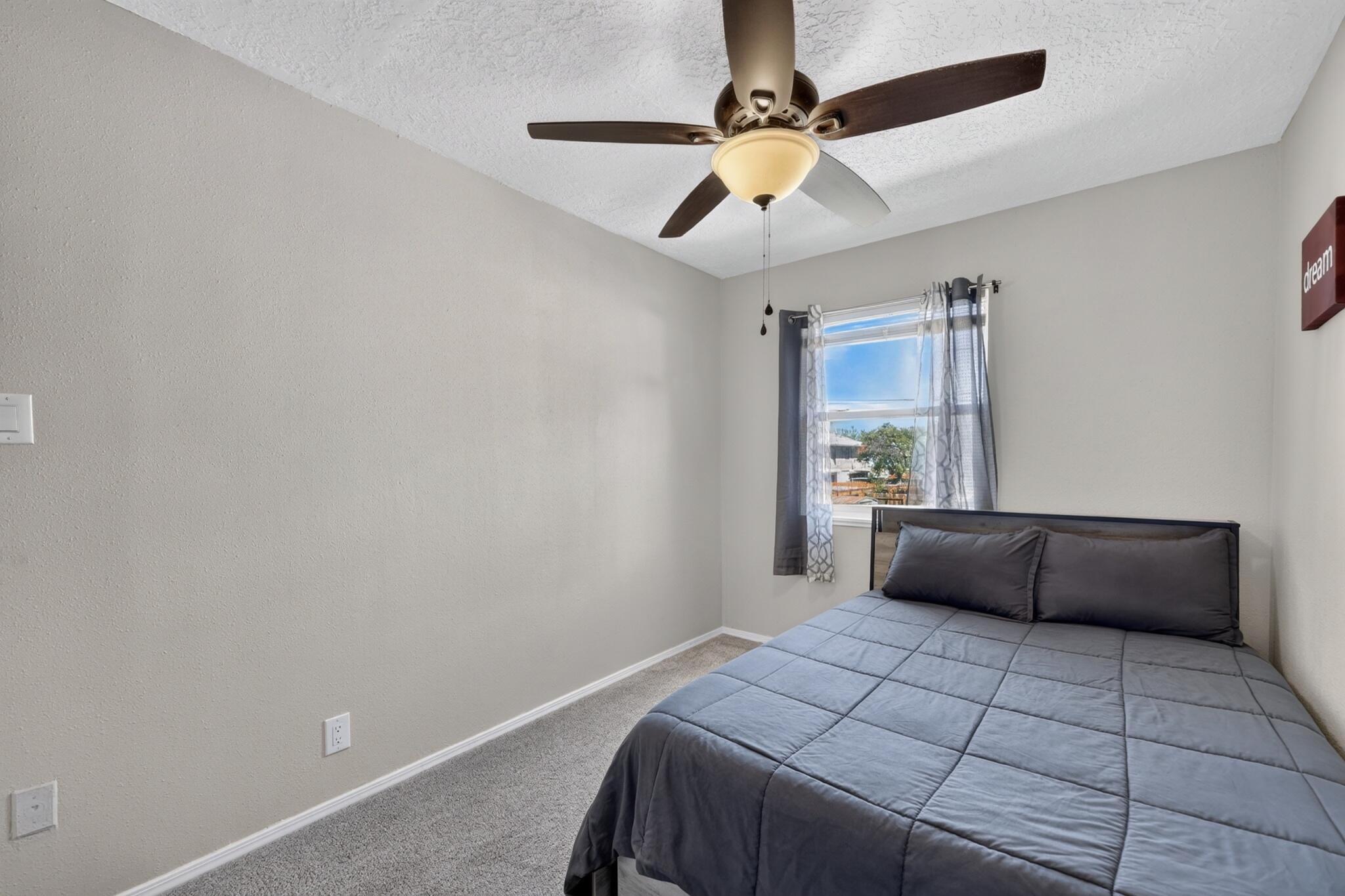 Photo 14 — 609 Grecian Lane NW